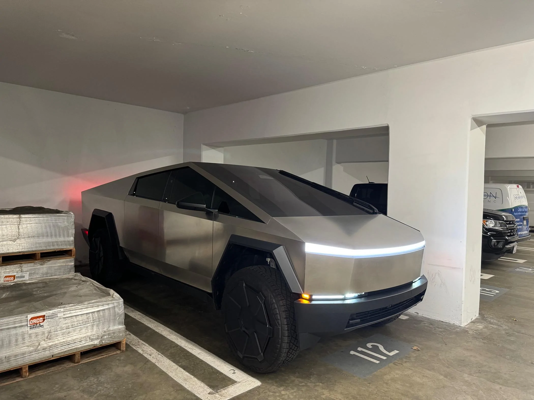 Tesla Cybertruck Cybertruck front windshield tint IMG_2781