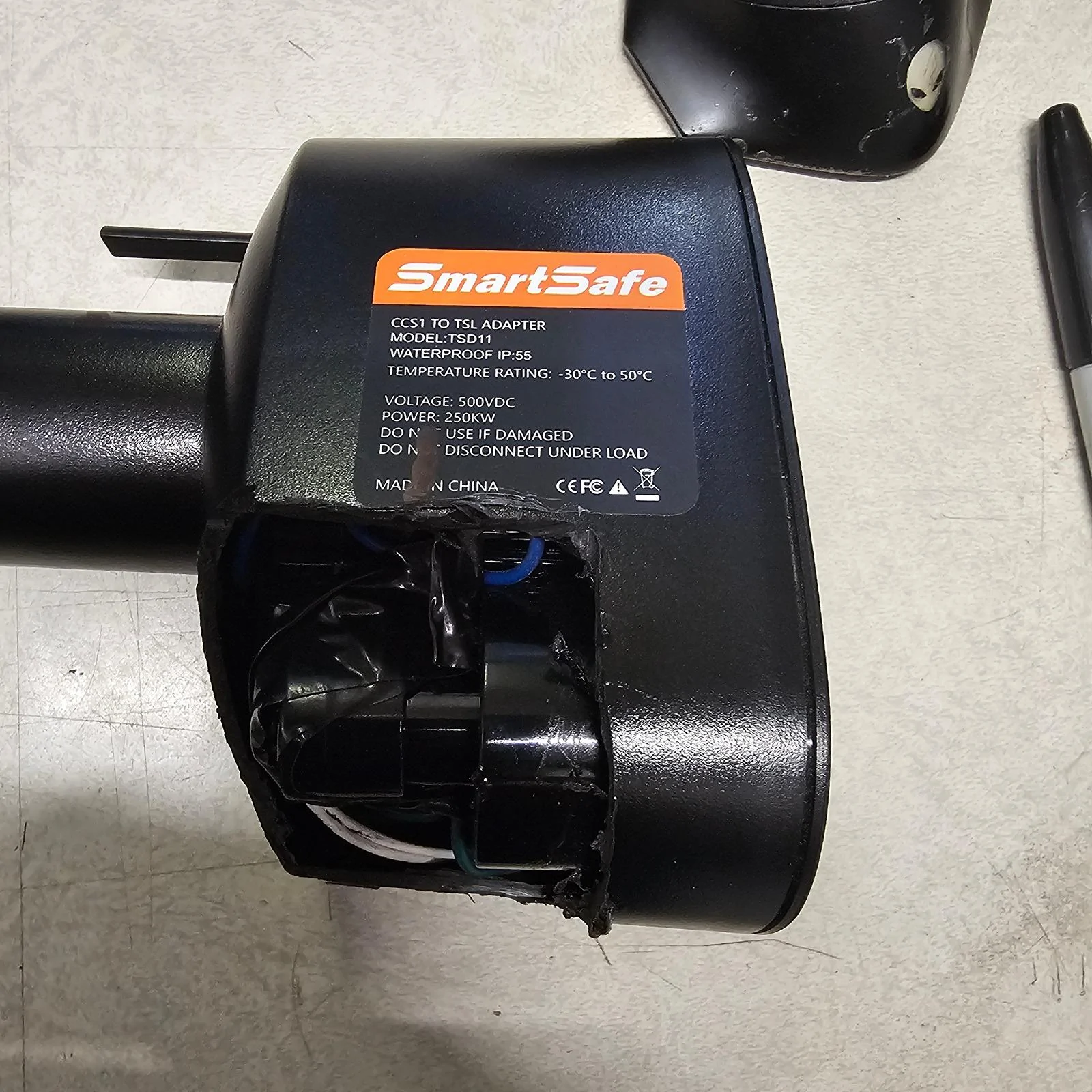 Tesla Cybertruck CCS Cybertruck Adapter CCS plug (1)