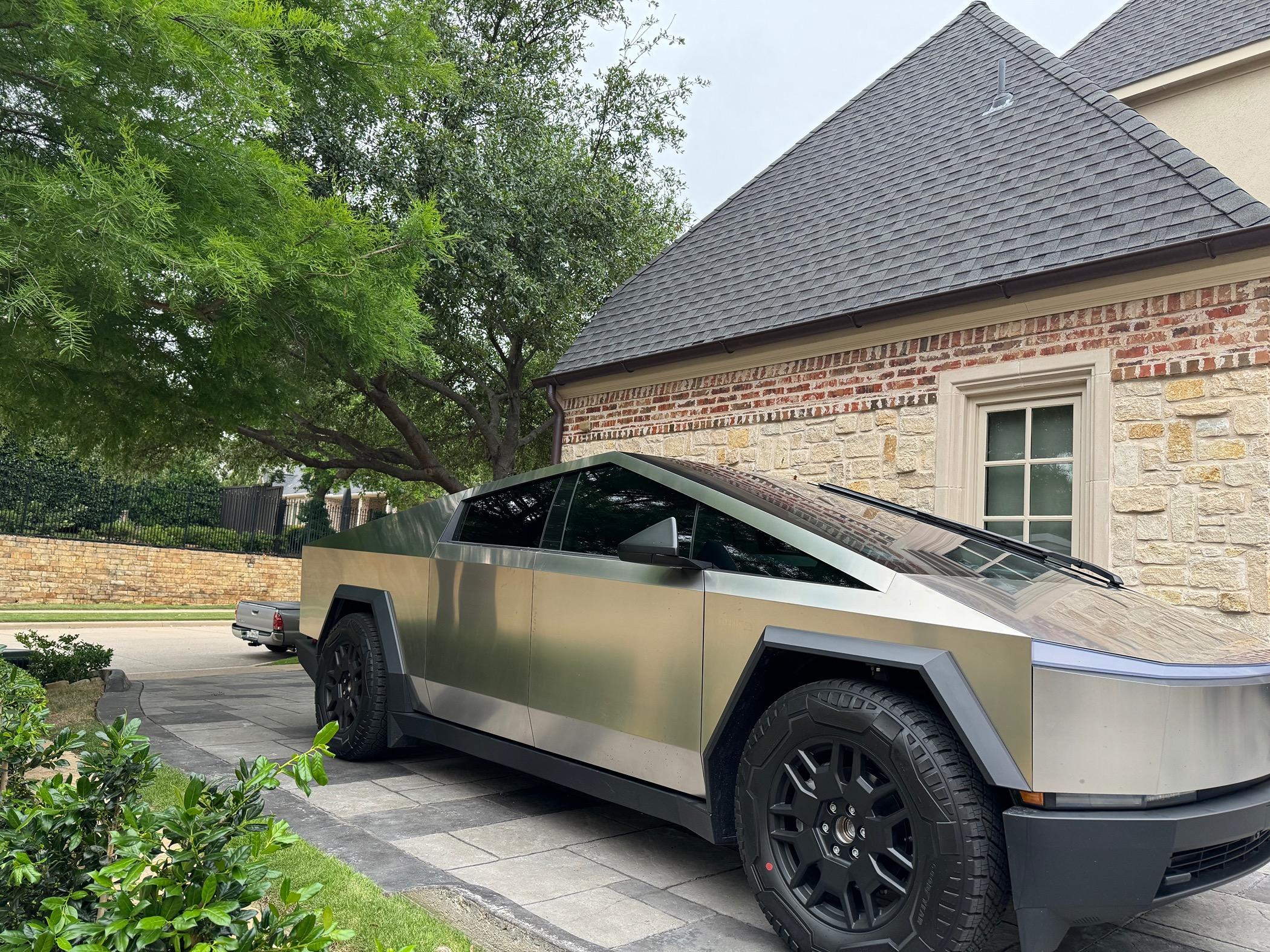 Tesla Cybertruck Cybertruck front windshield tint IMG_2726