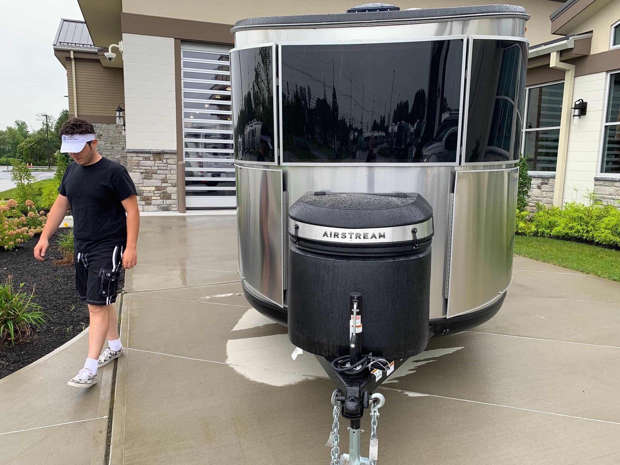 Tesla Cybertruck CyberTrailer solar powered self-sustaining RV trailer inspired by Cybertruck design 346287342_902398131055460_191231657512144092_n