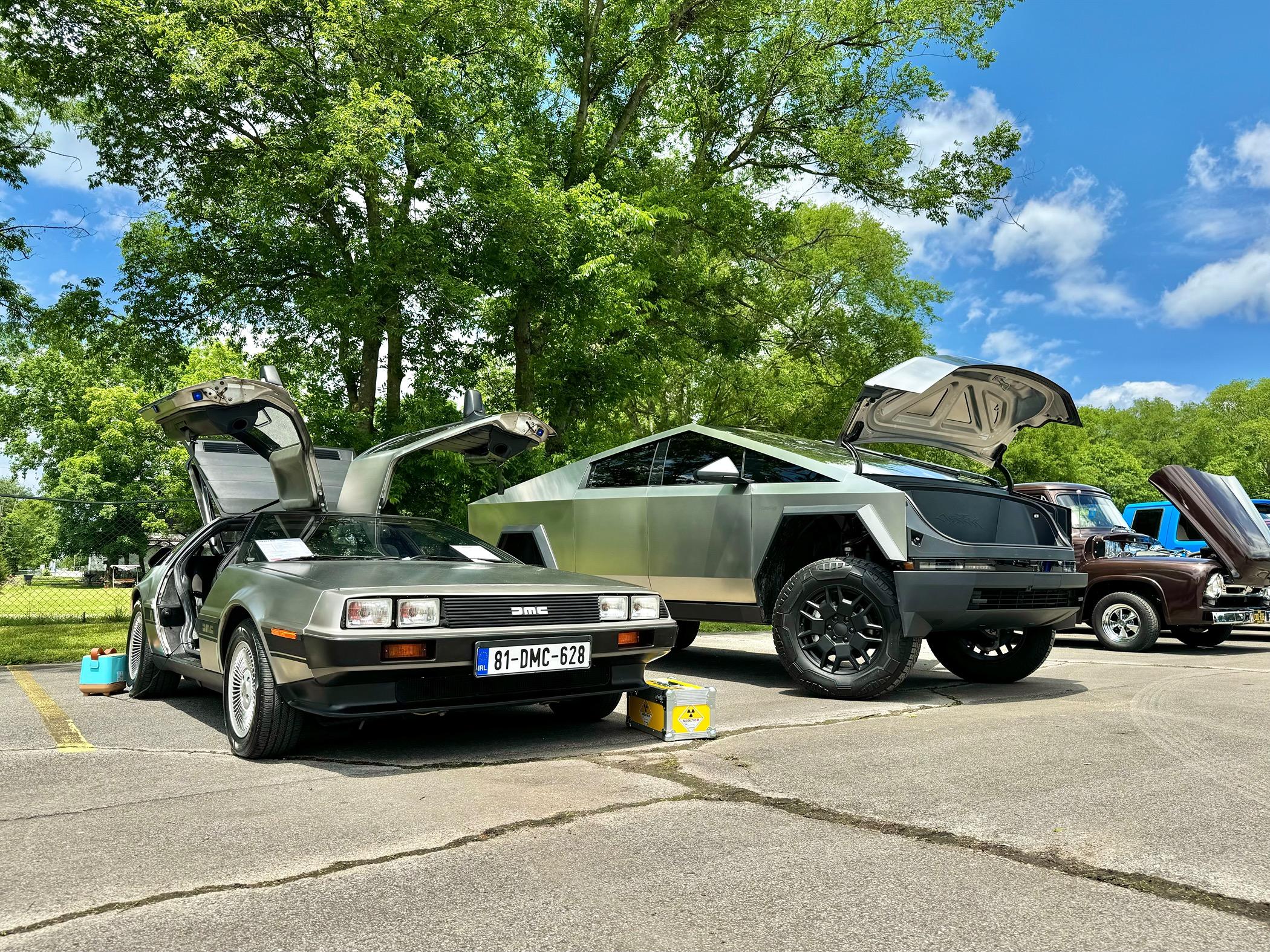 Tesla Cybertruck Cybertruck and Delorean side by side IMG_2198