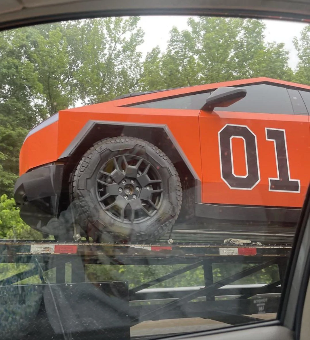 Tesla Cybertruck "General E" Cybertruck in wrap inspired by Dukes of Hazzard General Lee (Teckwrap Wild Orange Wrap) GN328s9WEAE2IJP