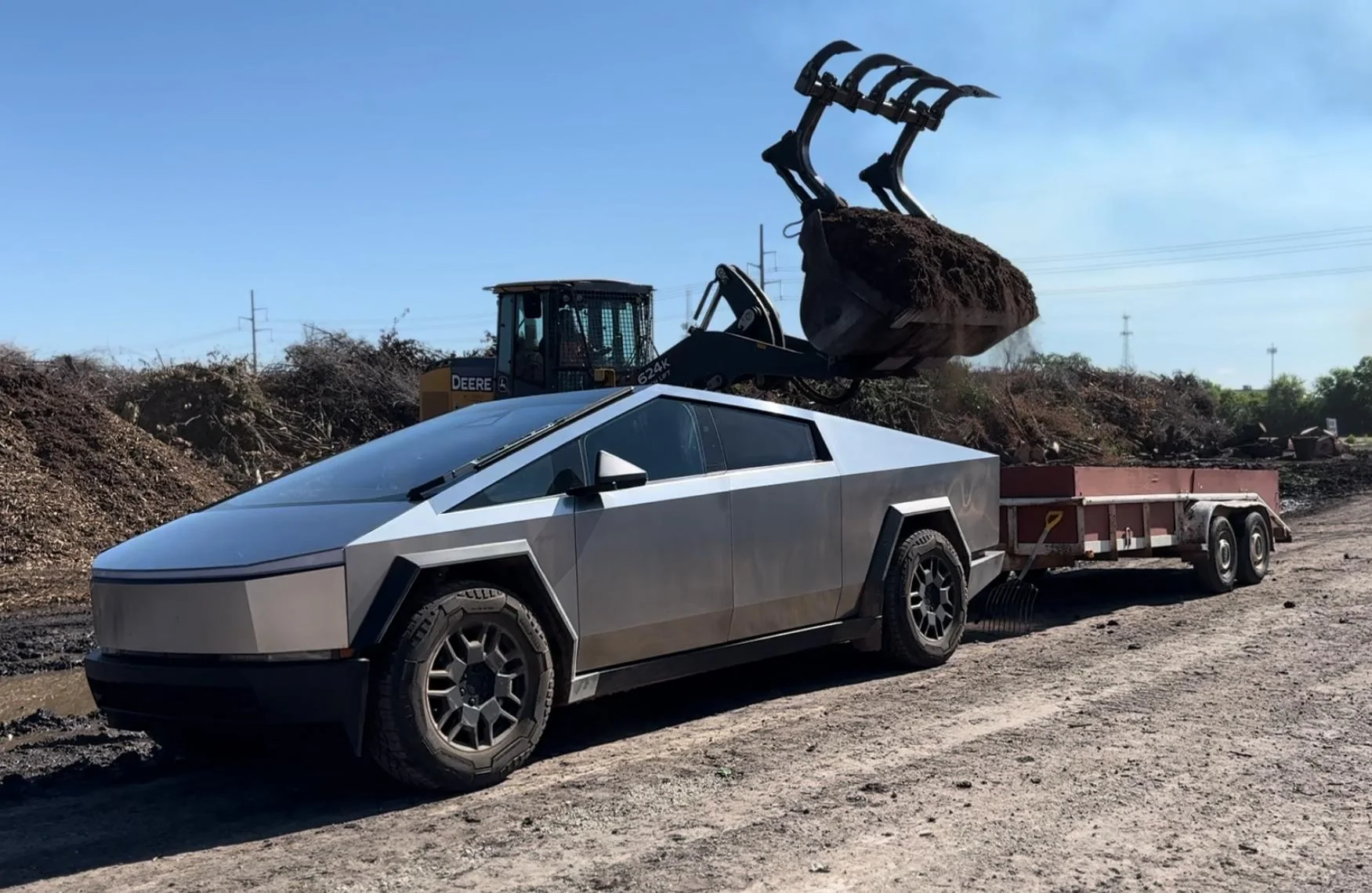 Tesla Cybertruck 🦾 Cybertruck doing truck stuff!  Post your photos! IMG_4738