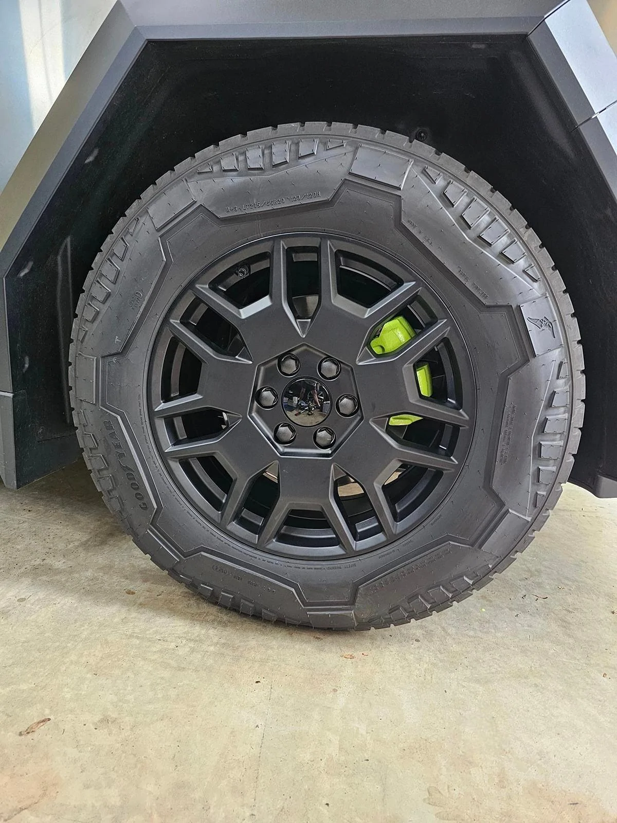 painted brake calipers cybertruck porsche acid racing green 4.jpg