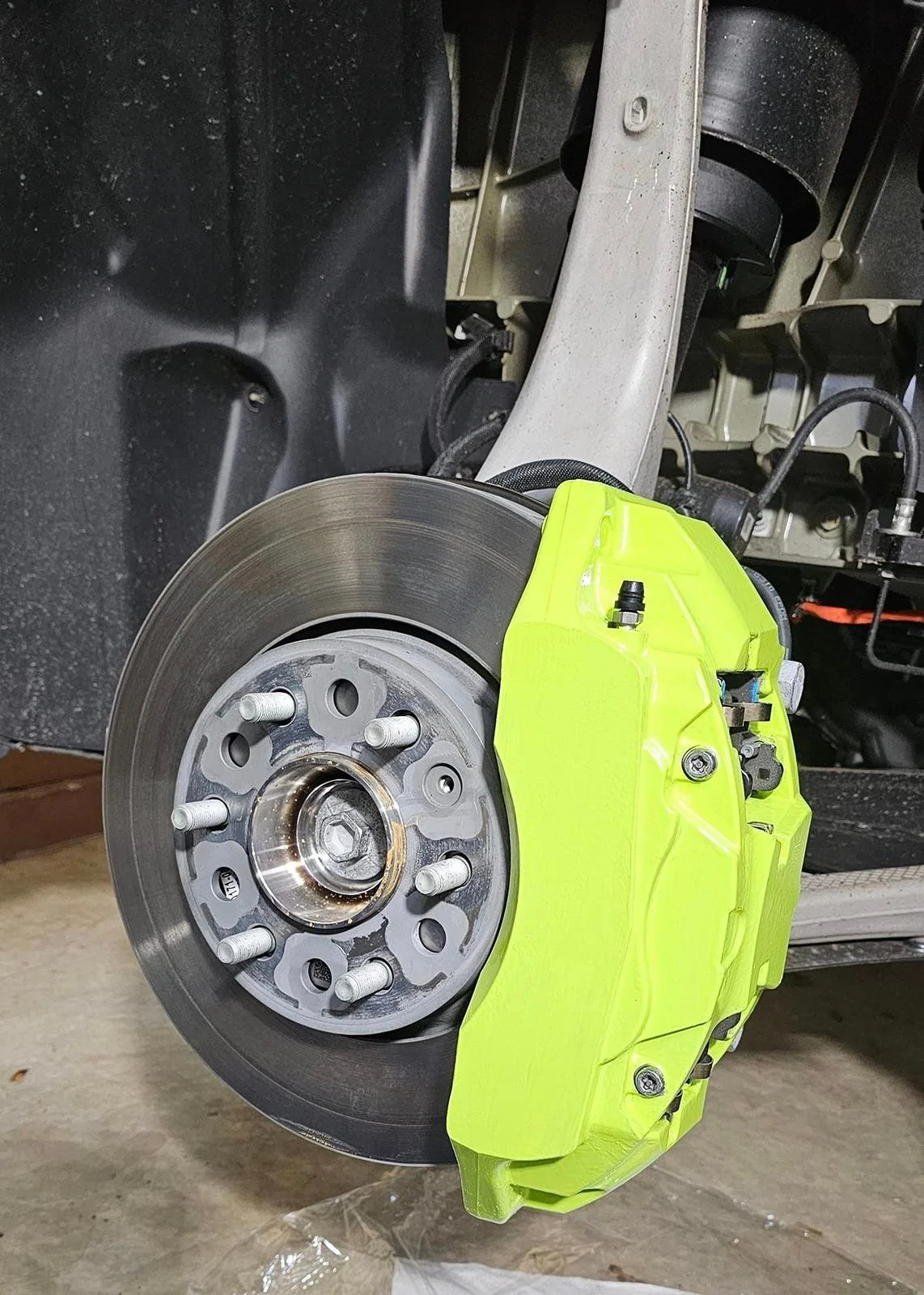 painted brake calipers cybertruck porsche acid racing green 6.jpg