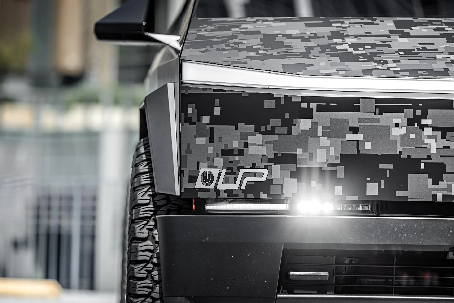 Tesla Cybertruck Camo / Camouflage Vinyl Wrap & PPF Cybertruck -- Photos & Videos Unplugged Performance Digital Camo Cybertruck Tesla Owners Silicon Valley 22 inch Cybrhex wh