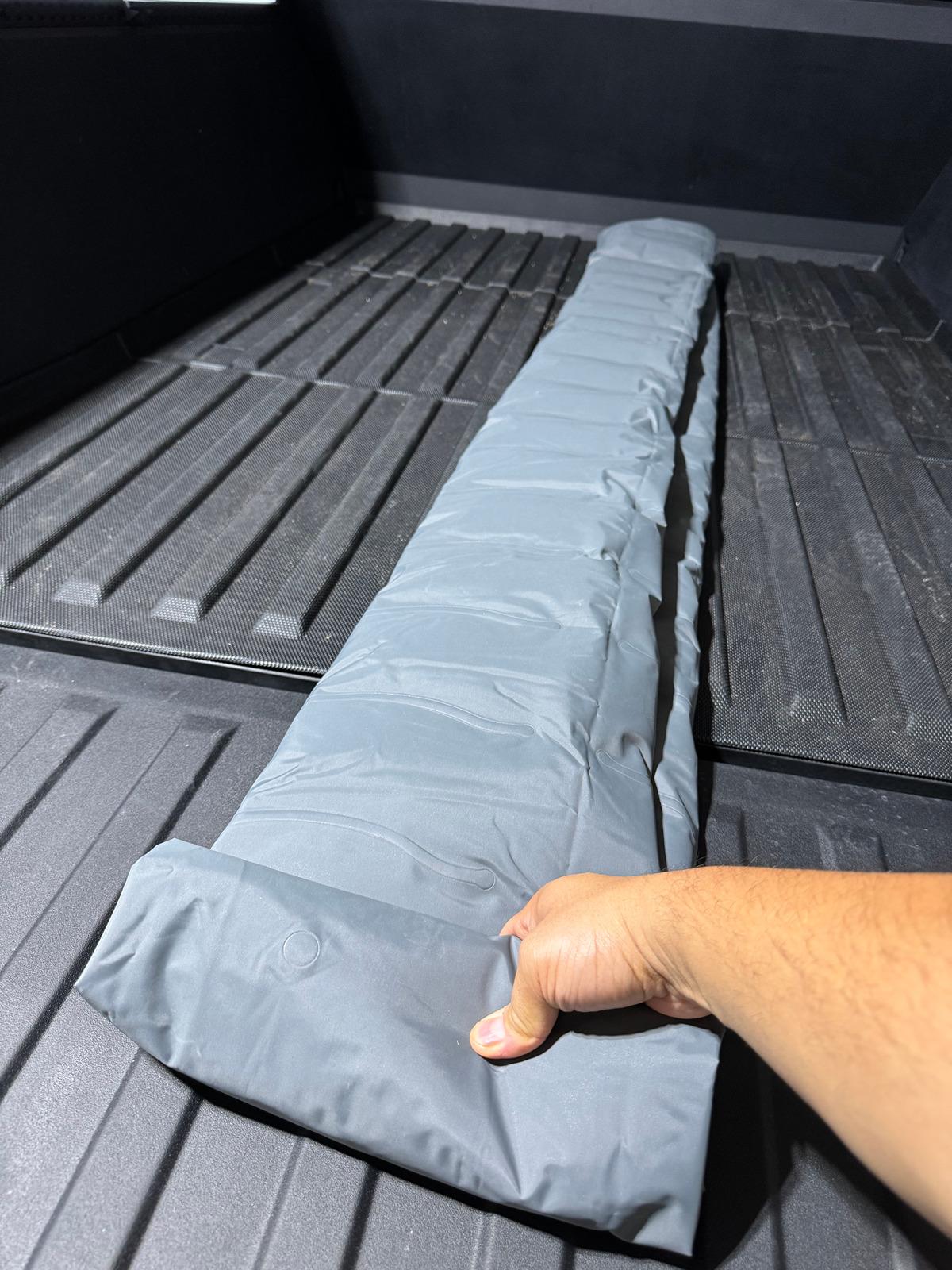 Tesla Cybertruck [REVIEW] Bed Air Mattress by BestEVMod/EVVida IMG_6359