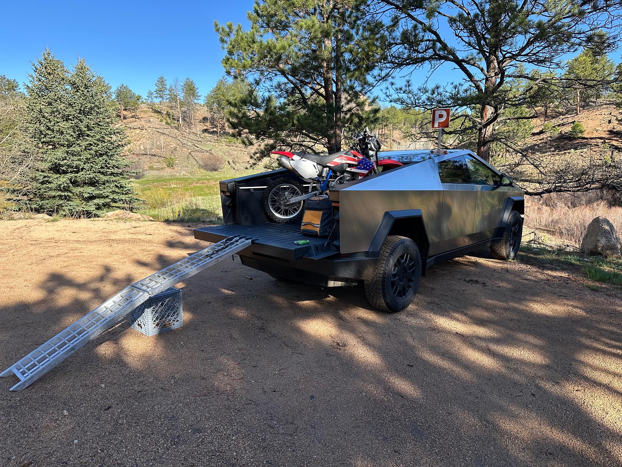 Tesla Cybertruck 🦾 Cybertruck doing truck stuff!  Post your photos! IMG_0489