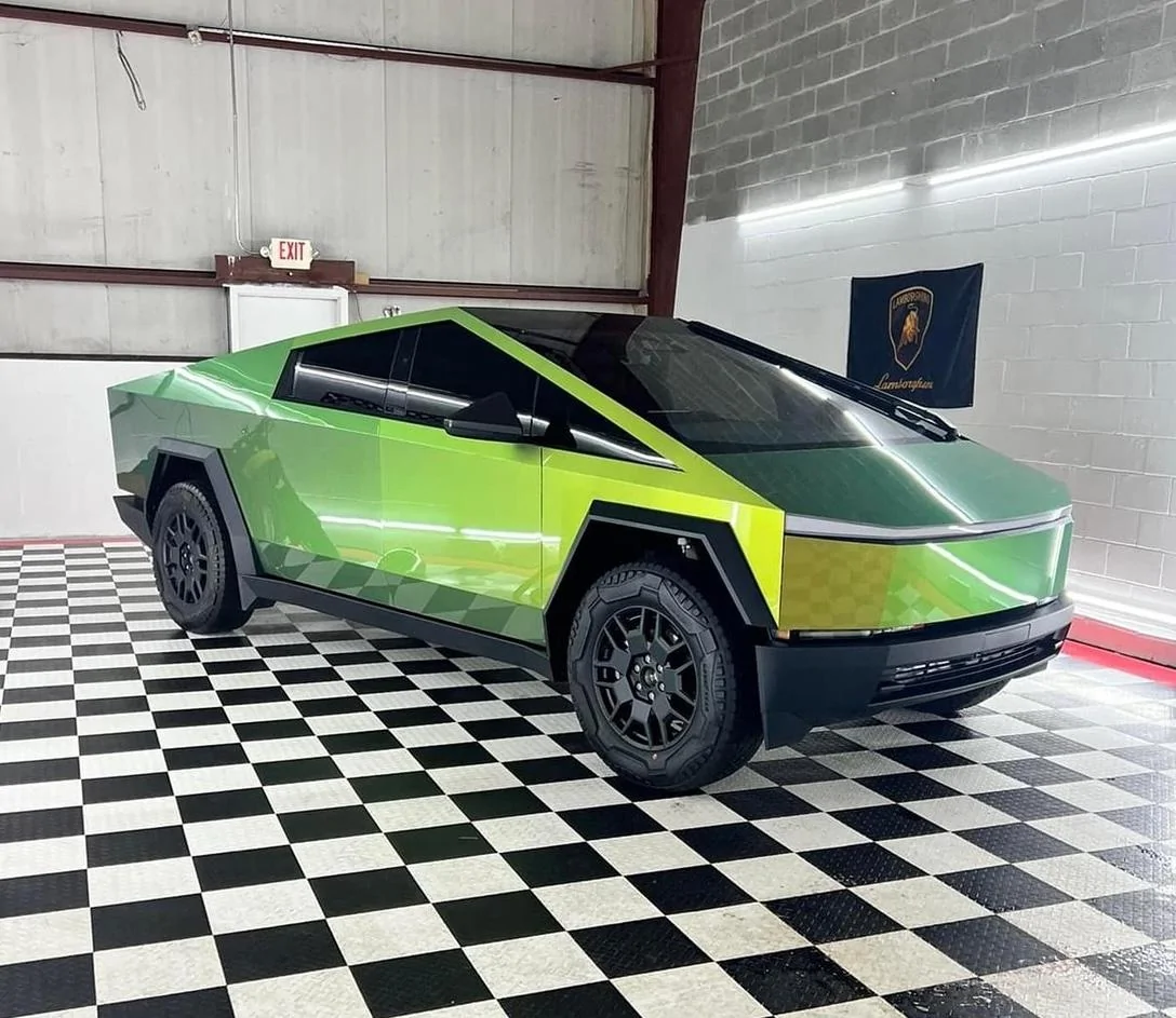 Tesla Cybertruck My Cybertruck in Stek DynoShiftGreen - Limited Edition - 1 of 250 Globally IMG_1399