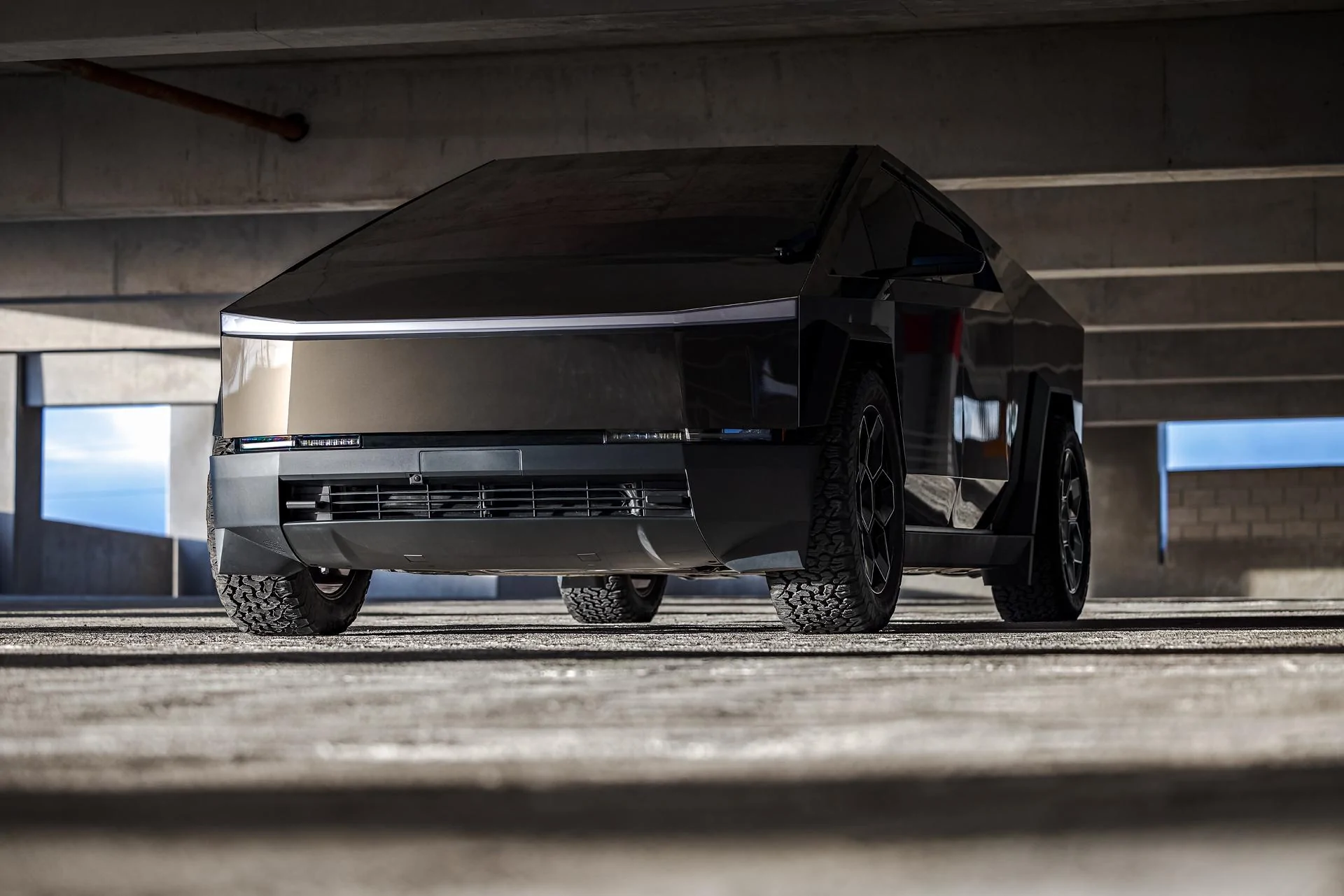Tesla Cybertruck Pure PPF Platinum Wrapped Cybertruck Unplugged Performance Tesla Cybertruck wrap + 22 inch Cybrhex wheels  (1)