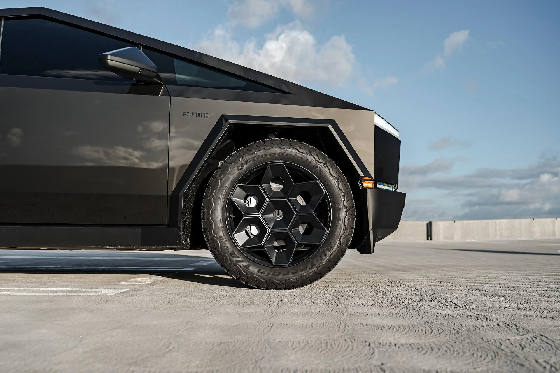 Tesla Cybertruck Pure PPF Platinum Wrapped Cybertruck Unplugged Performance Tesla Cybertruck wrap + 22 inch Cybrhex wheels  (8)