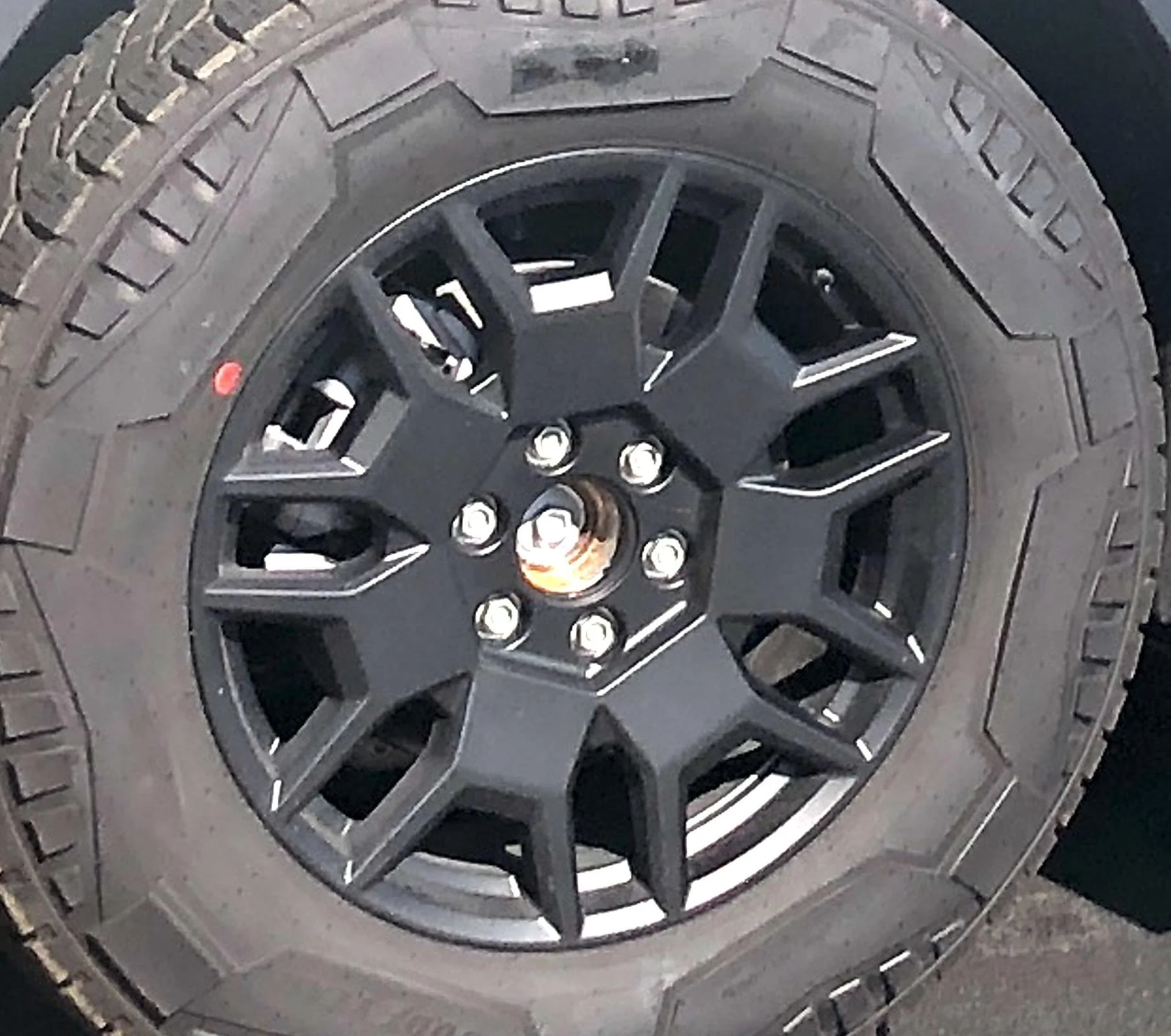 Tesla Cybertruck Tesla changed the Powershare benefit for FS CT orders - from $4000 credit to $2500 voucher Cybertruck rust on wheel