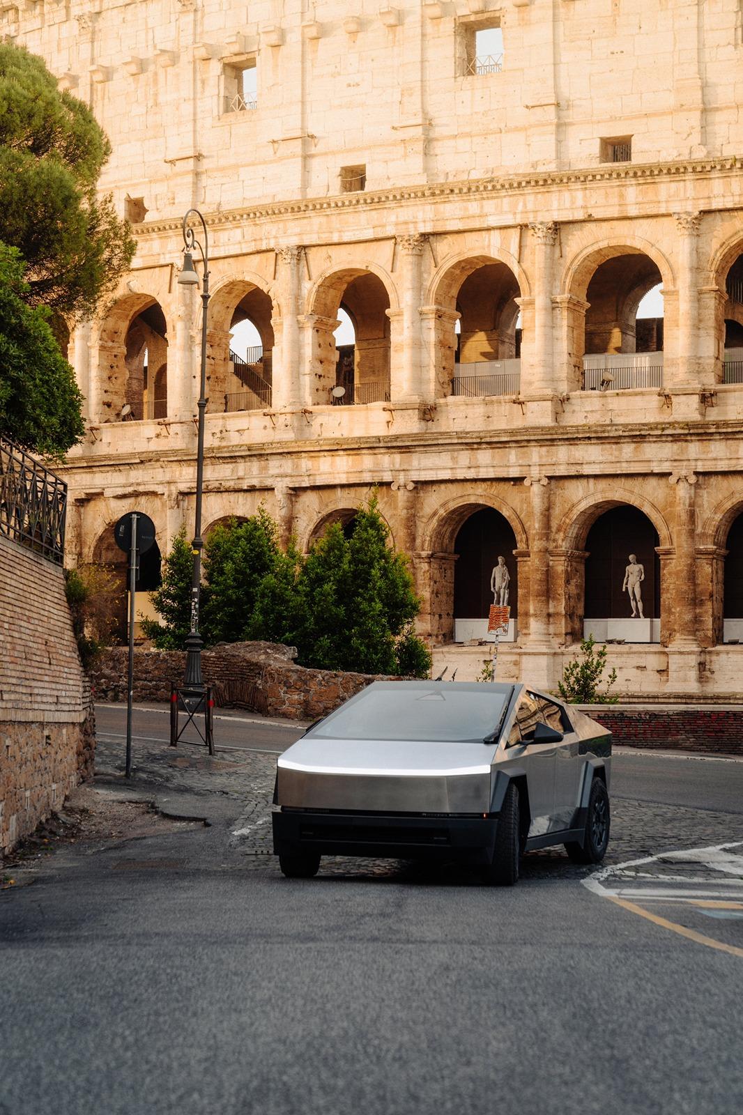 Tesla Cybertruck Cybertruck pics from its European "Odyssey" tour GOS3bRzXUAAWRyS (1)