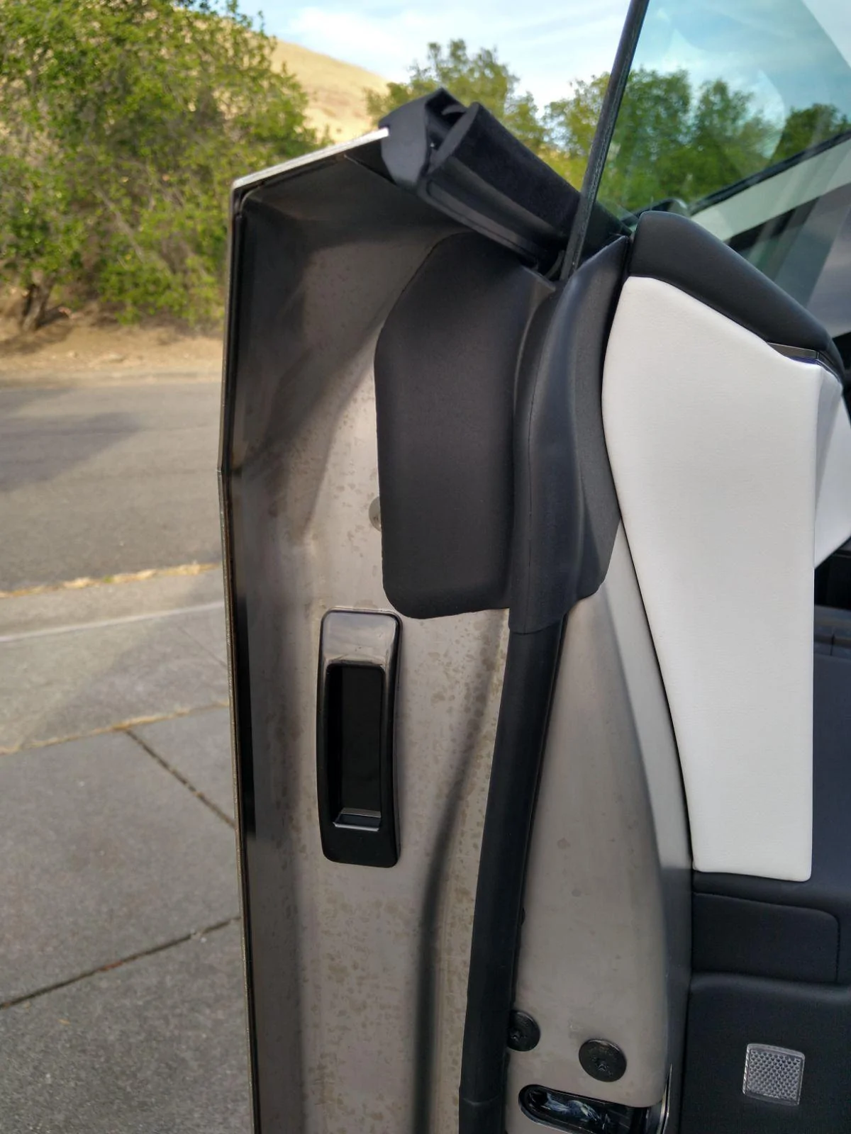 Tesla Cybertruck $16.99 Fix For Fingerprint-Free Door Closing -- Stick On Door Handle Door Handle 2