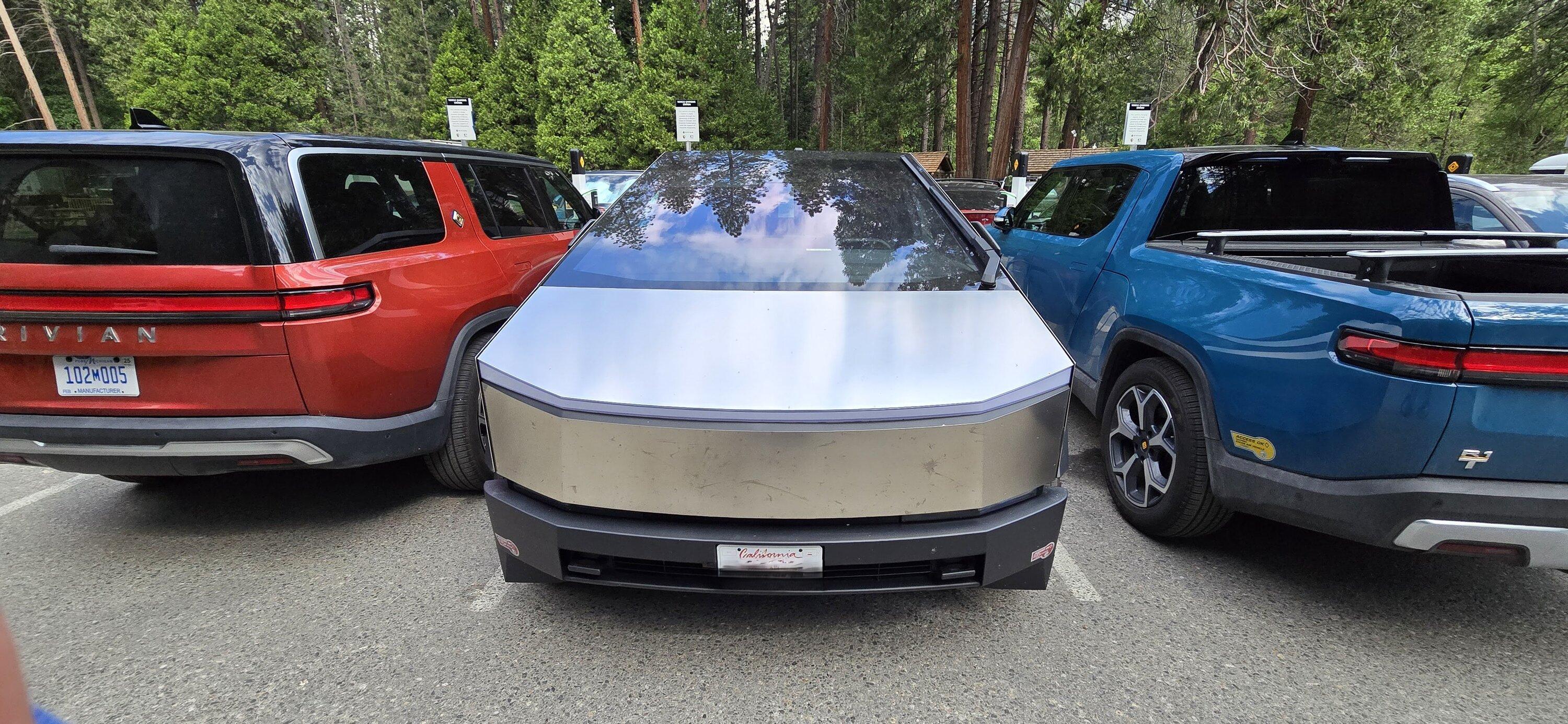 Tesla Cybertruck Towing trailer to Yosemite for 2 days with Cybertruck 20240518_094445