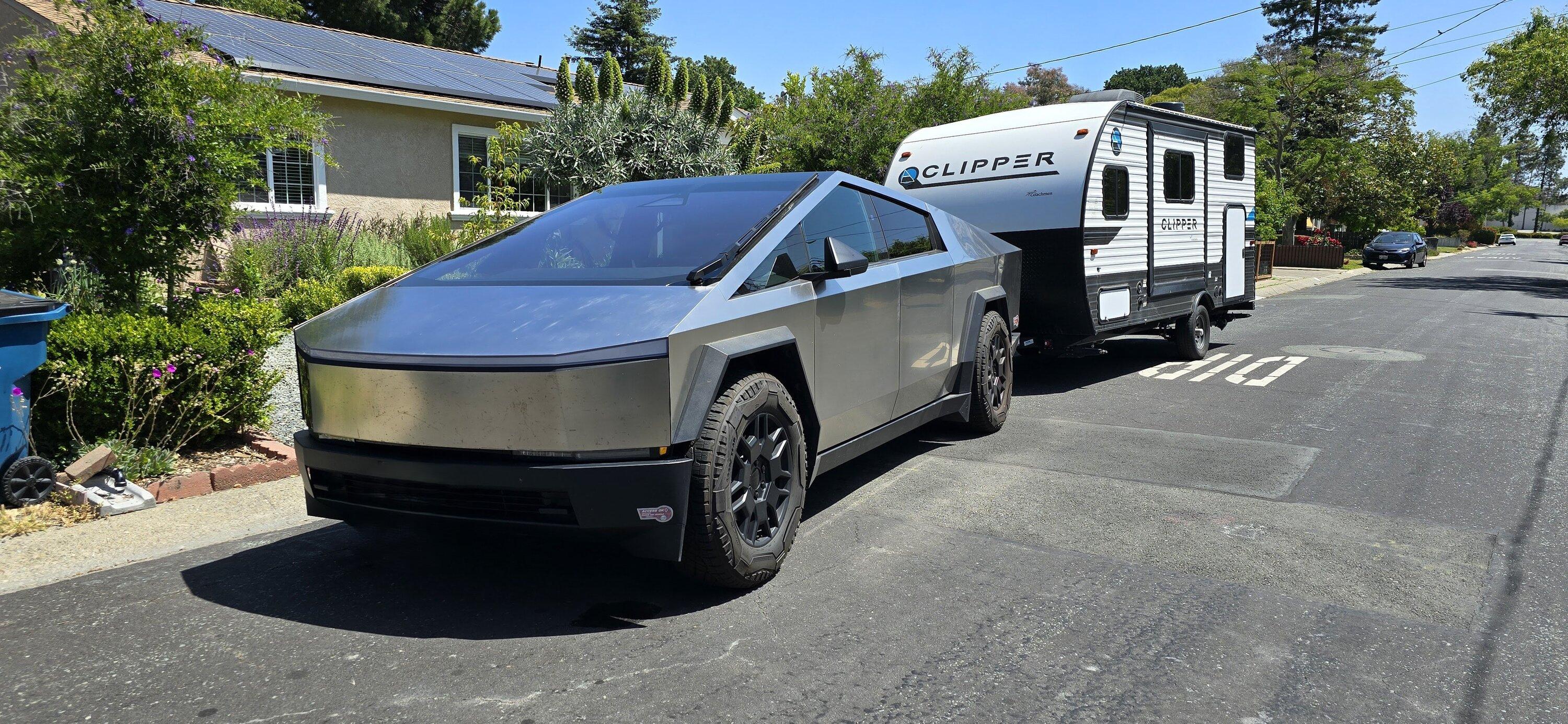 Tesla Cybertruck Towing trailer to Yosemite for 2 days with Cybertruck 20240520_114147