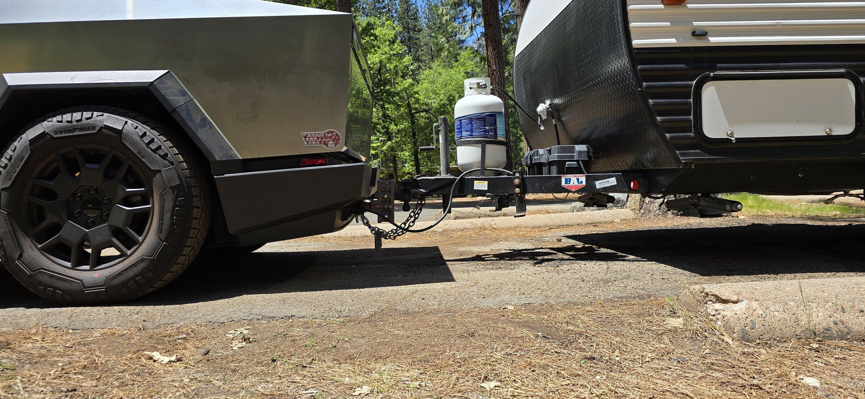 Tesla Cybertruck Towing trailer to Yosemite for 2 days with Cybertruck 20240519_132625