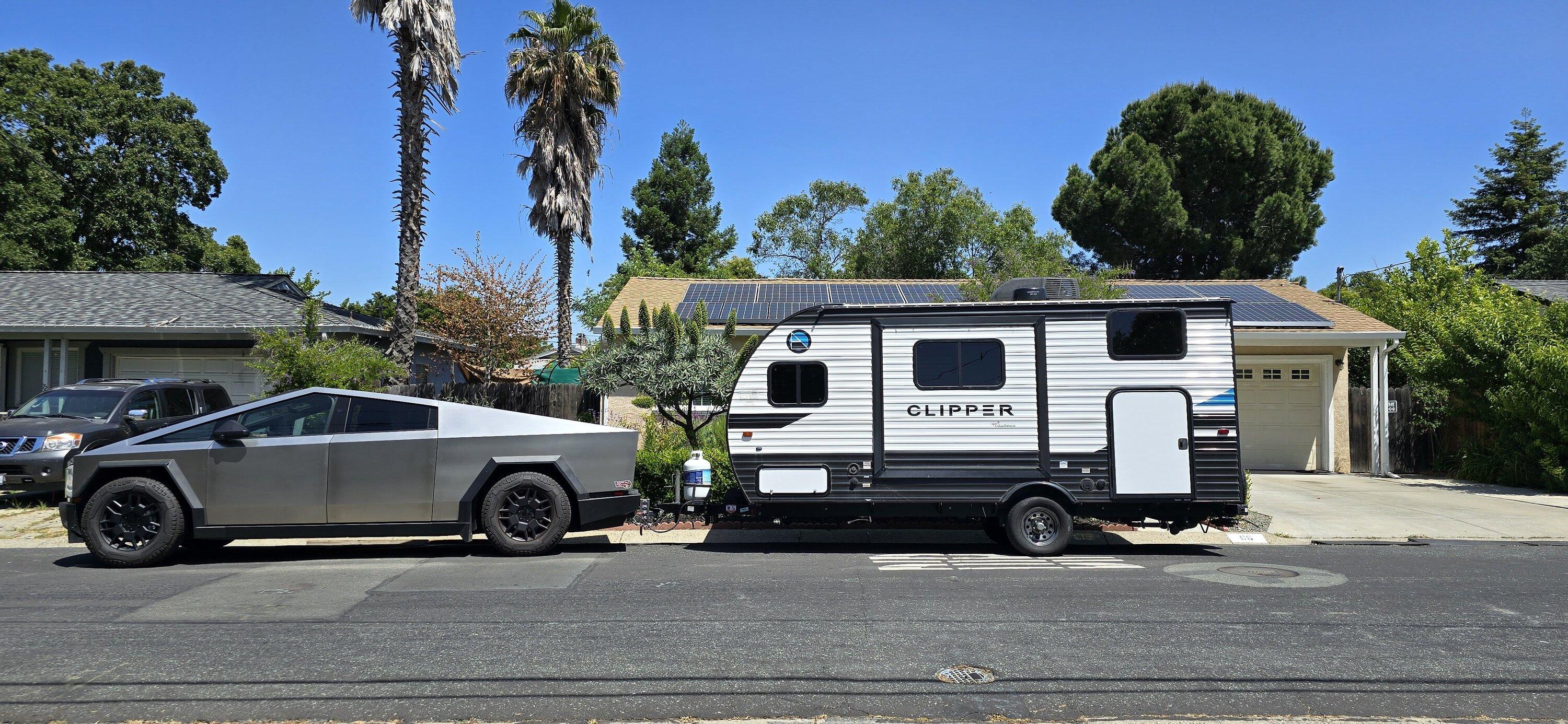 Tesla Cybertruck Towing trailer to Yosemite for 2 days with Cybertruck 20240520_114129