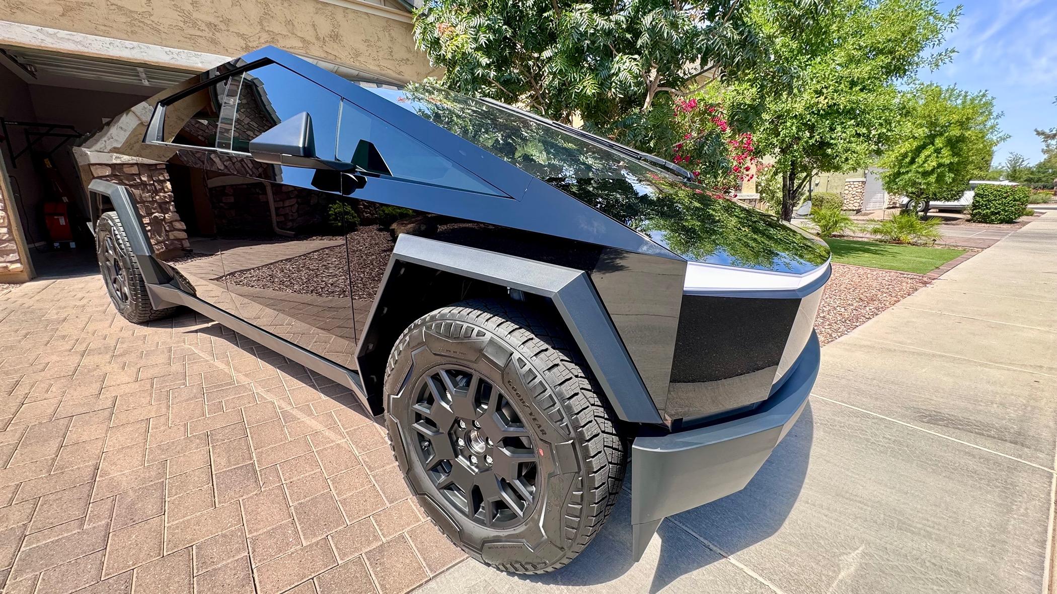 Tesla Cybertruck STEK Gloss Black / Ceramic Coat / Ceramic Tint IMG_6641