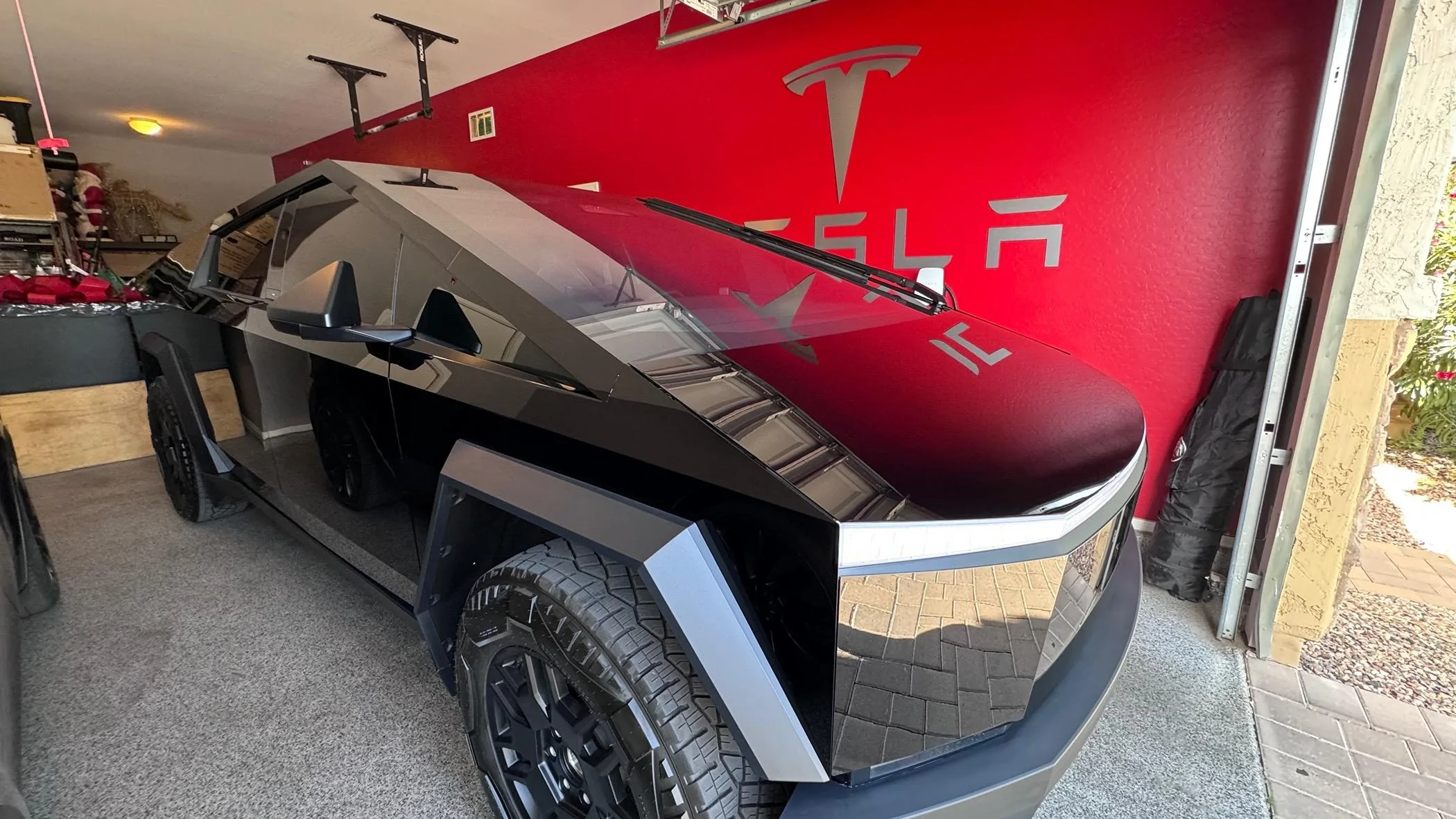 Tesla Cybertruck STEK Gloss Black / Ceramic Coat / Ceramic Tint IMG_6647