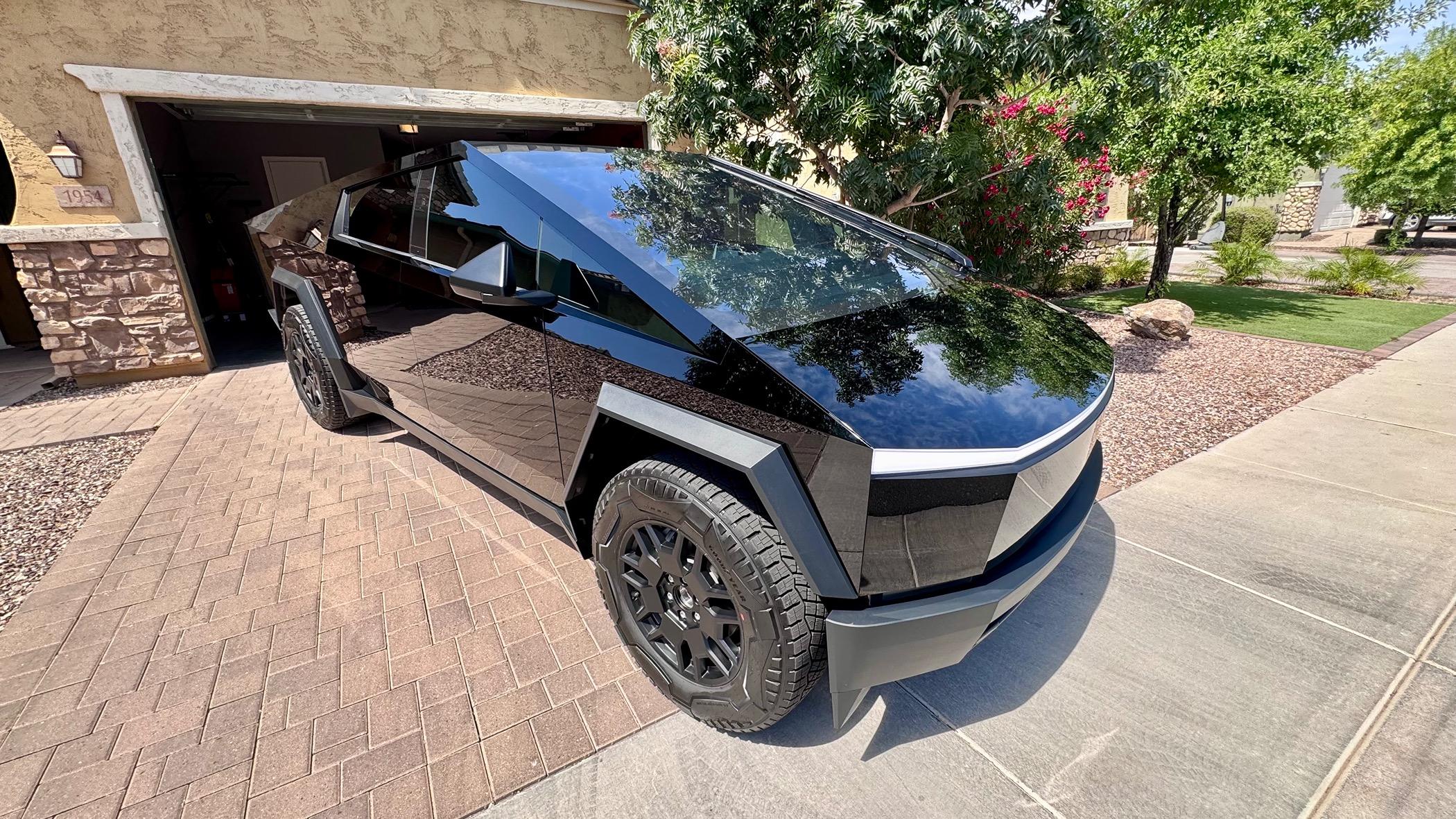 Tesla Cybertruck STEK Gloss Black / Ceramic Coat / Ceramic Tint IMG_6642