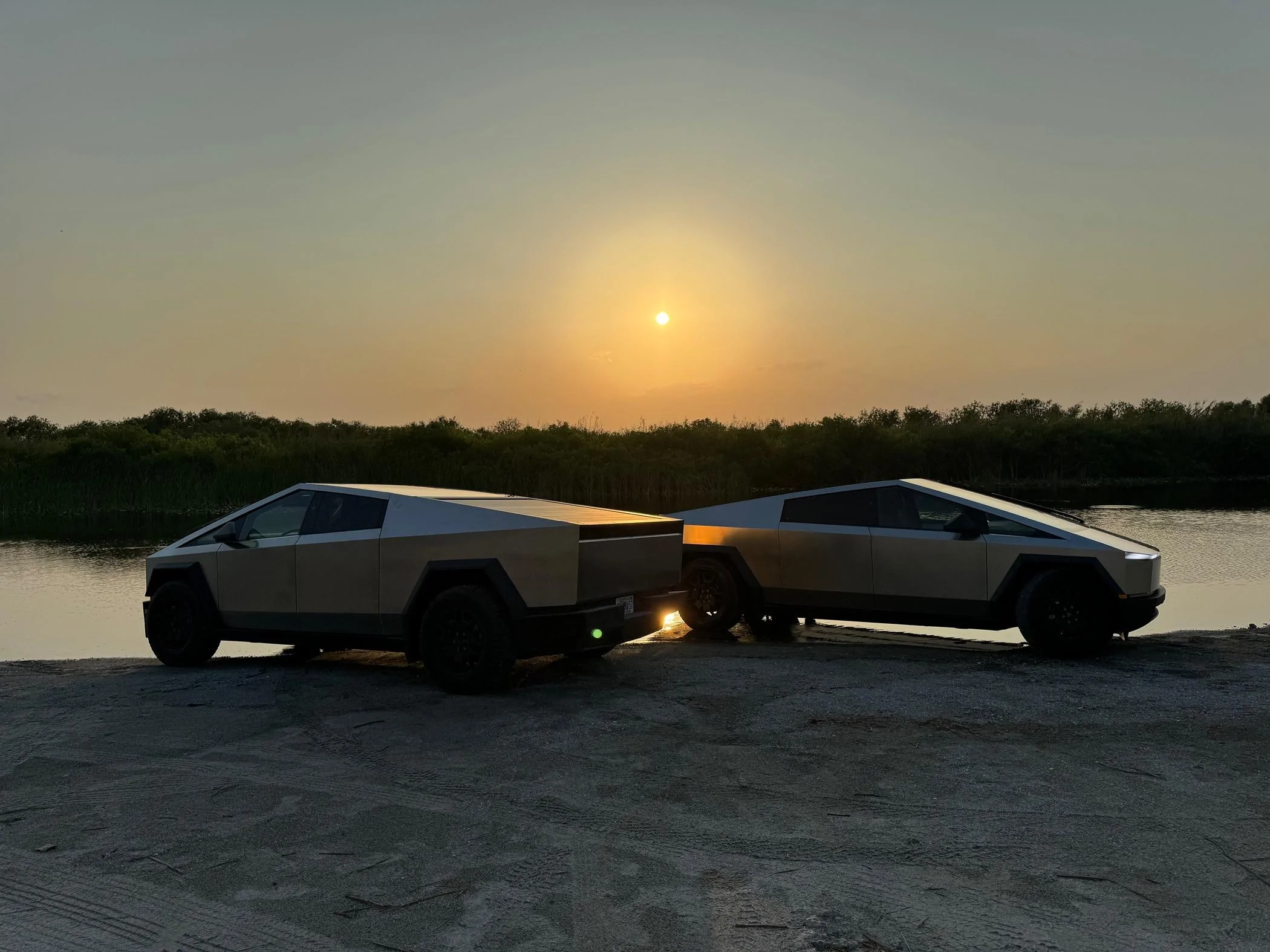 Tesla Cybertruck Daily random Cybertruck photos thread - Post Yours! 📸 🤳 IMG_5739