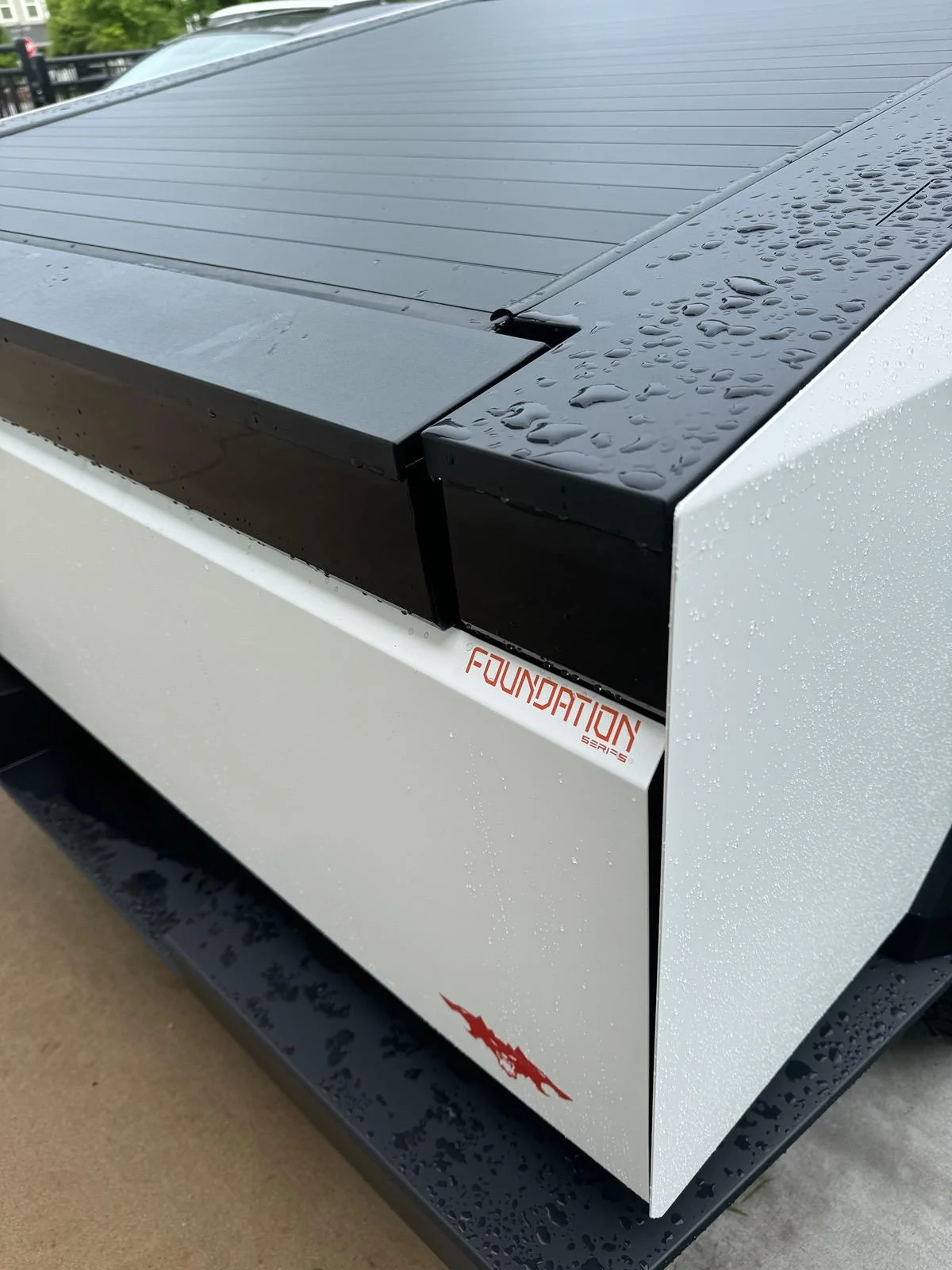 Tesla Cybertruck Tailgate latches but not pulling flush anymore IMG_1222