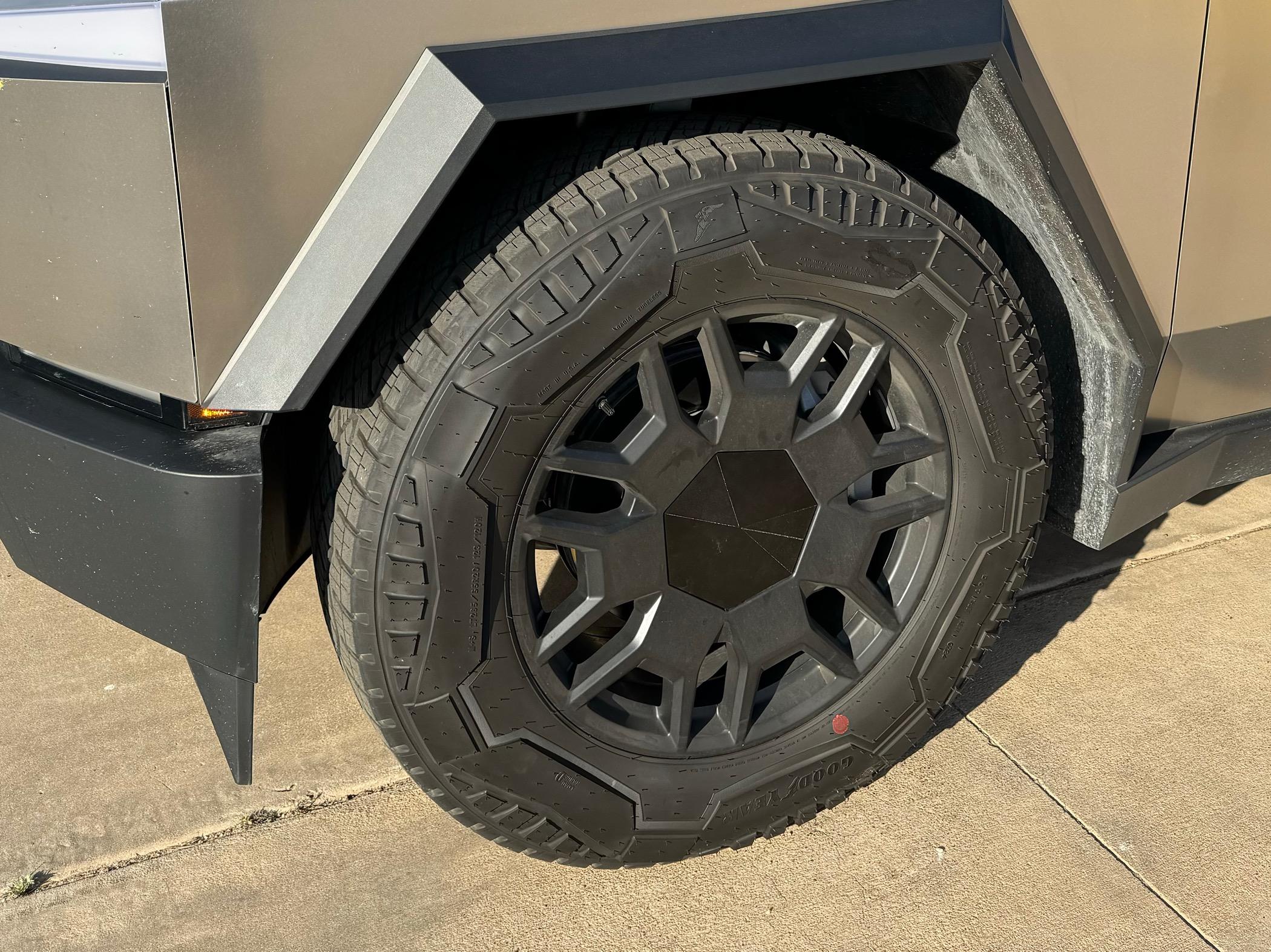 Tesla Cybertruck Rust in center of wheel hub? IMG_6231