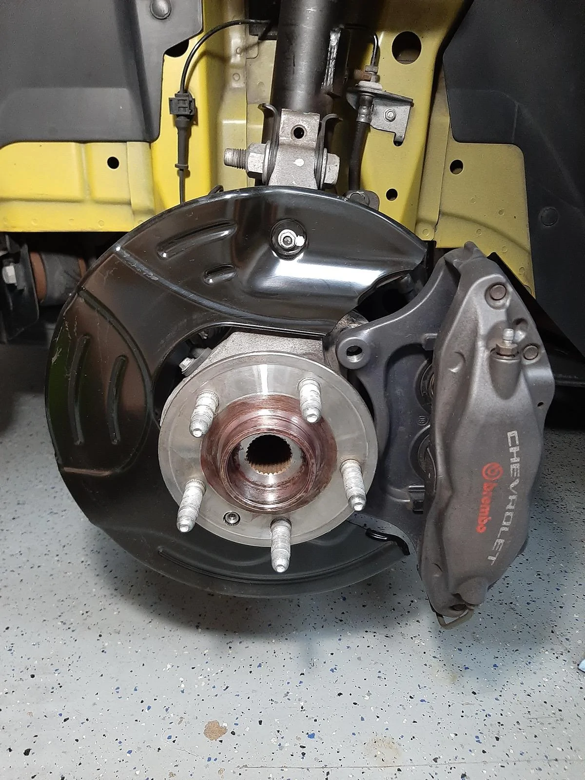 Tesla Cybertruck Rust in center of wheel hub? 27547