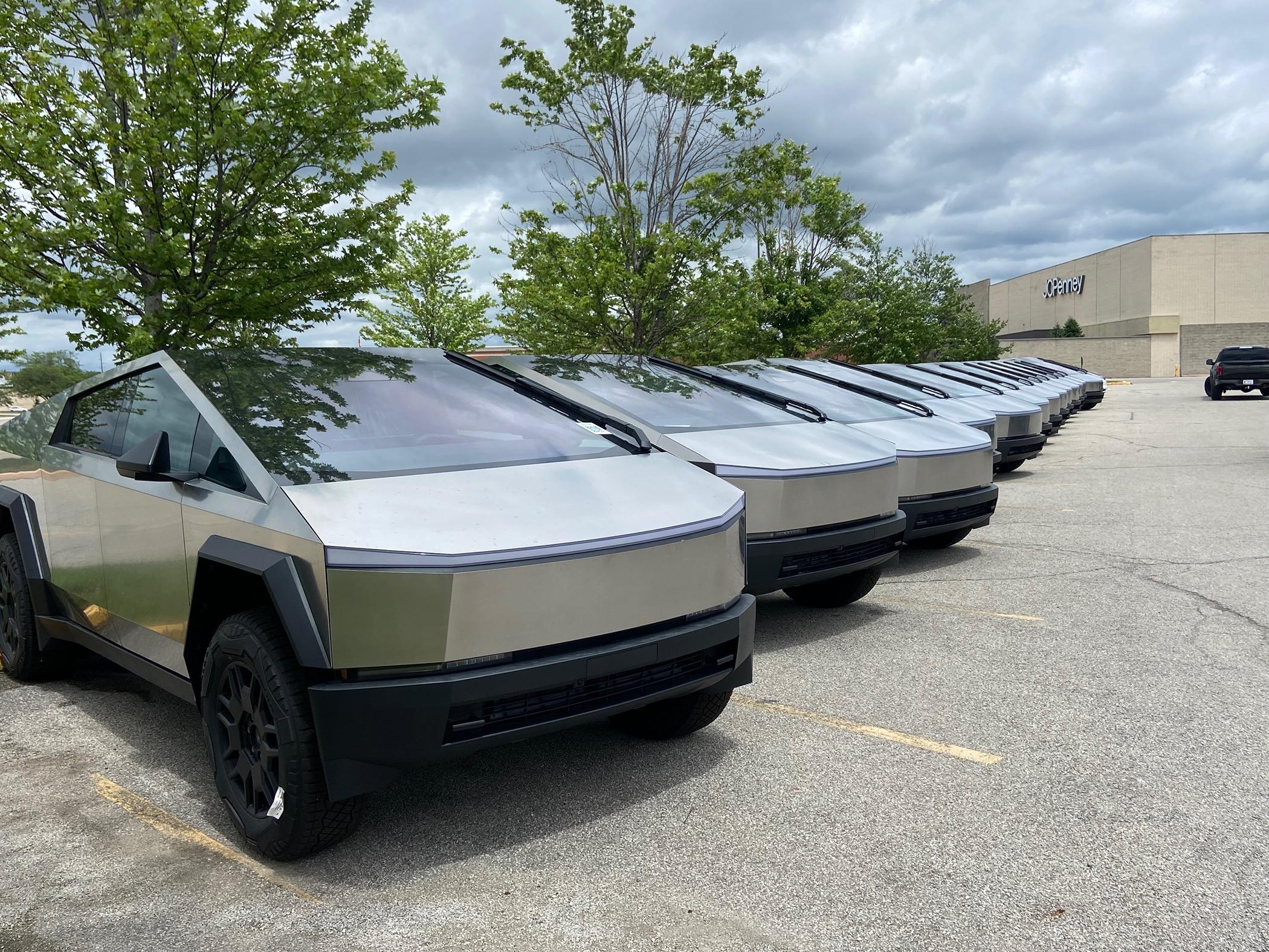 Tesla Cybertruck Spotted in Indy IMG_8415