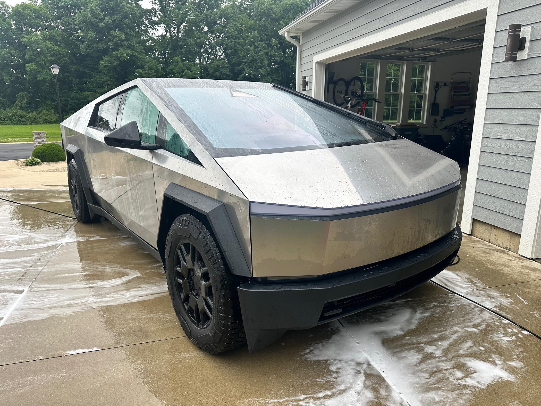 Tesla Cybertruck First Wash and some thoughts/concerns IMG_2208