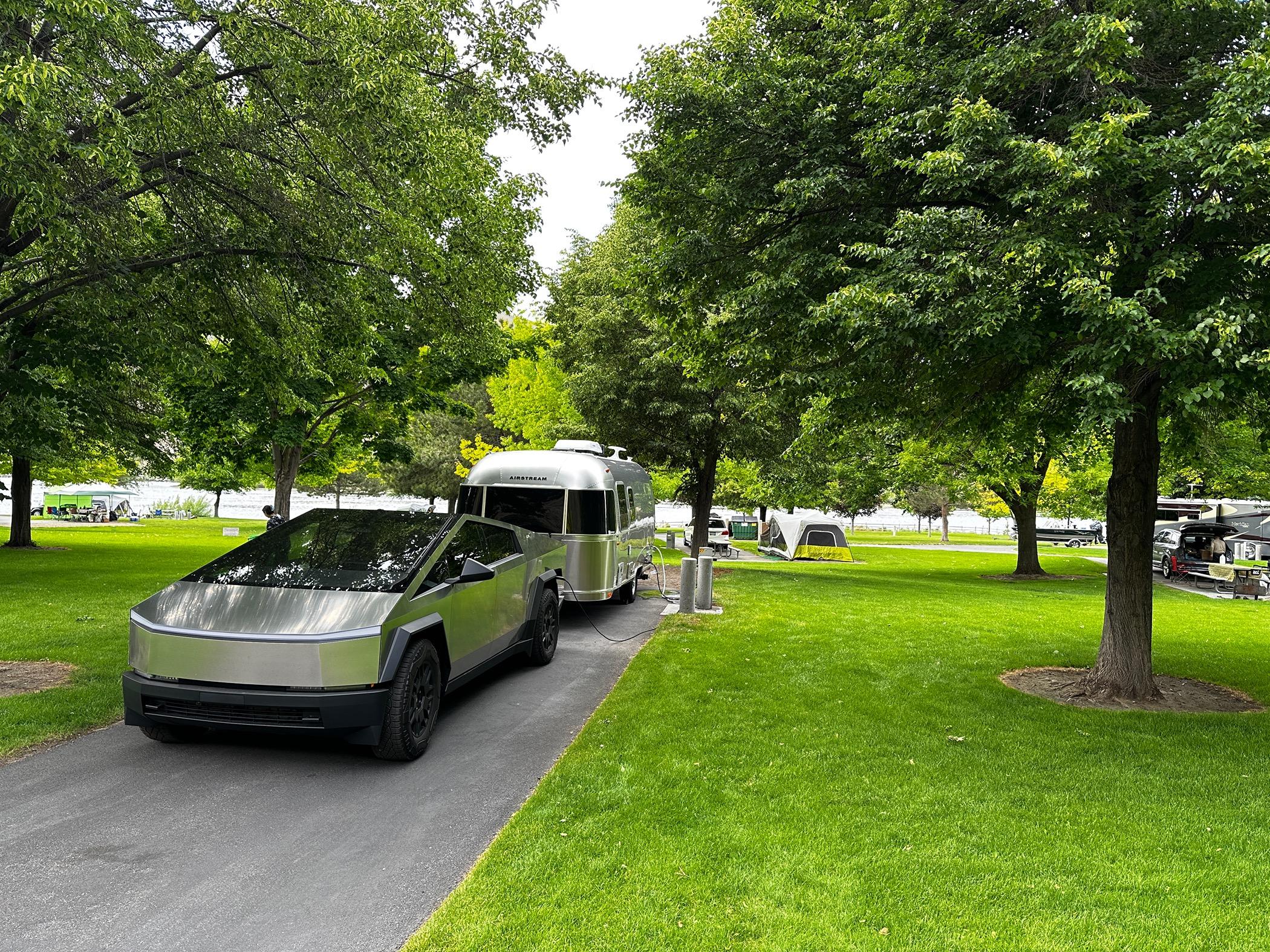 Tesla Cybertruck Cybertruck and Airstream: a Towing Trip Report IMG_3884