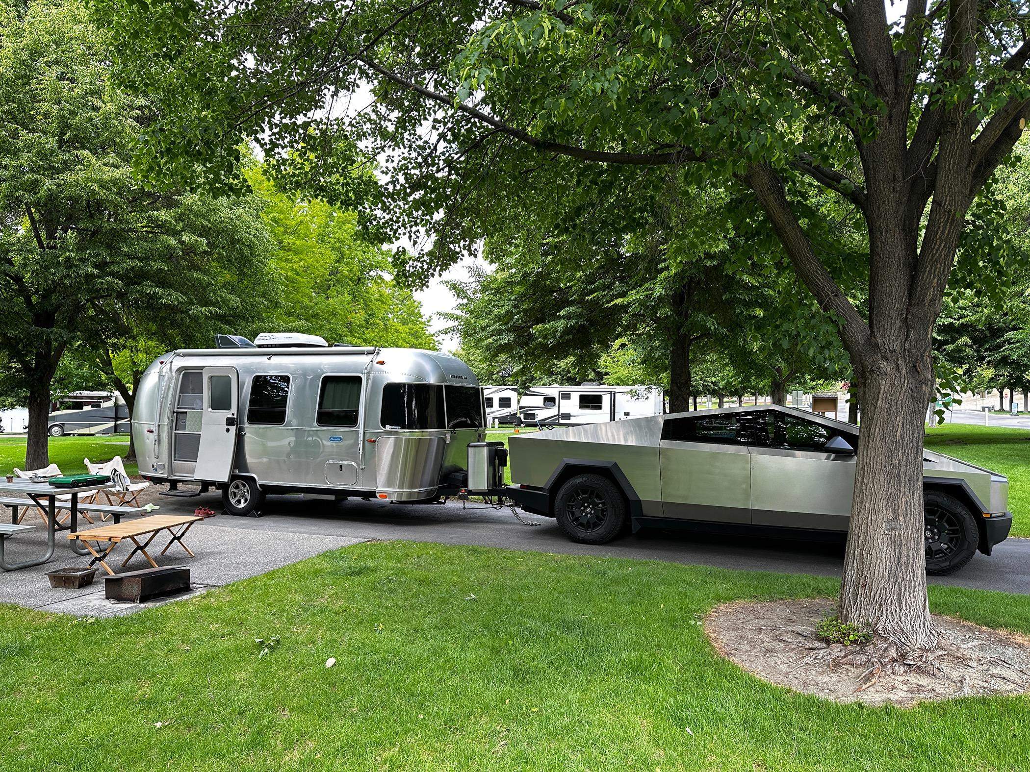 Tesla Cybertruck Cybertruck and Airstream: a Towing Trip Report IMG_3882