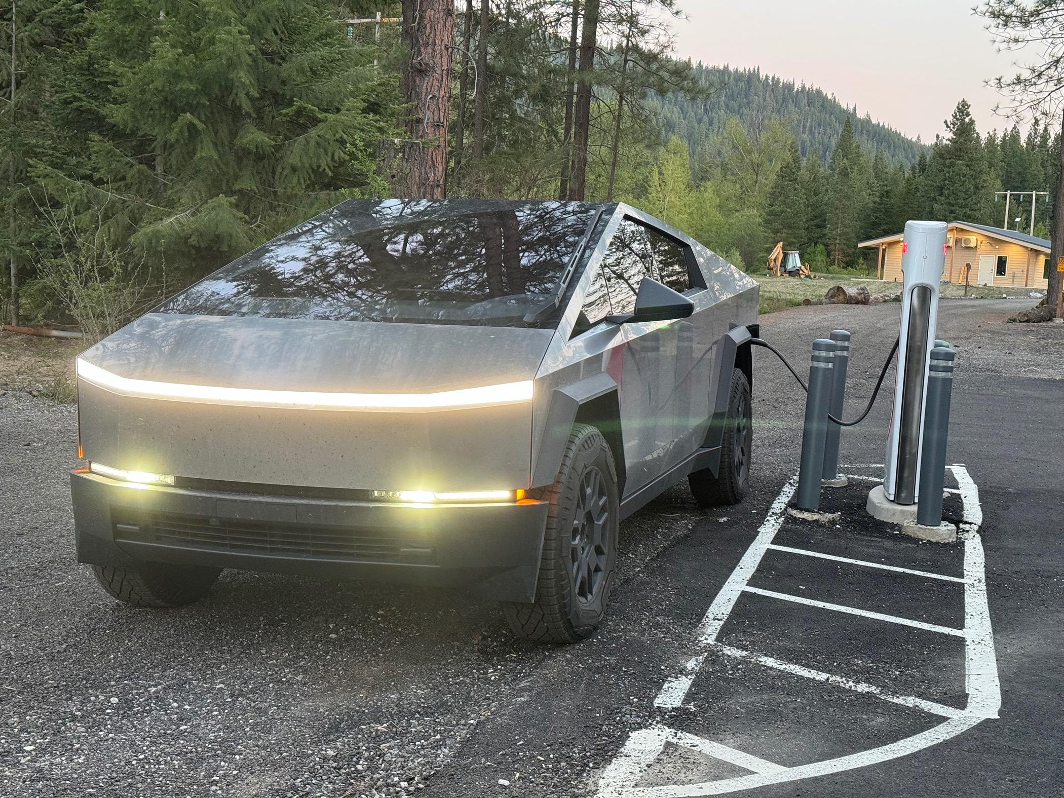 Tesla Cybertruck Cybertruck and Airstream: a Towing Trip Report IMG_5233
