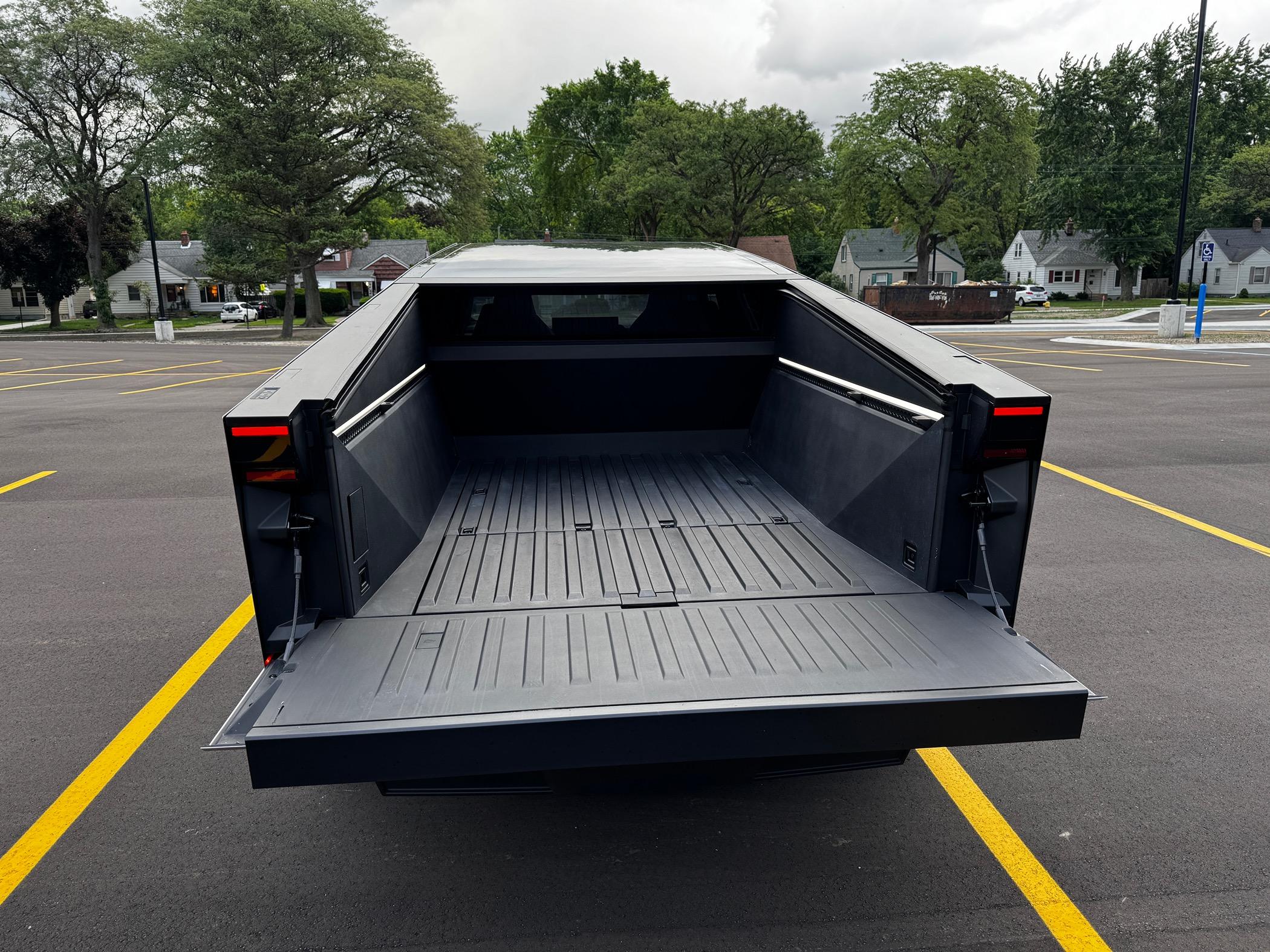 Tesla Cybertruck WTS $150,000 Cybertruck CyberBeast Foundation in Michigan (Has no loan) IMG_6796