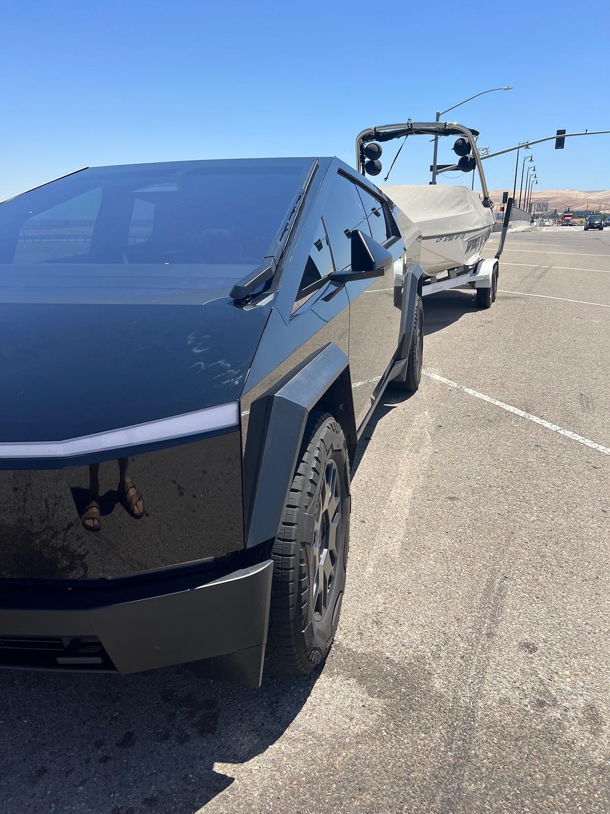 Tesla Cybertruck 🦾 Cybertruck doing truck stuff!  Post your photos! IMG_8141