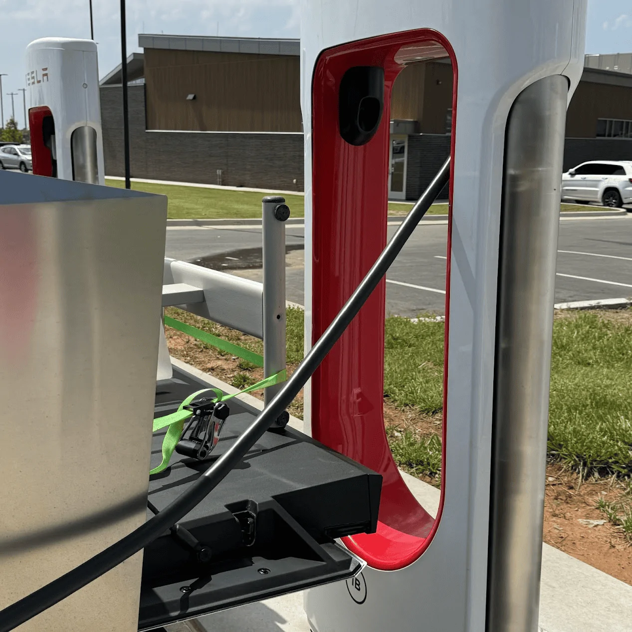 Tesla Cybertruck Cybertruck needs back up warnings 1717076888562-5u
