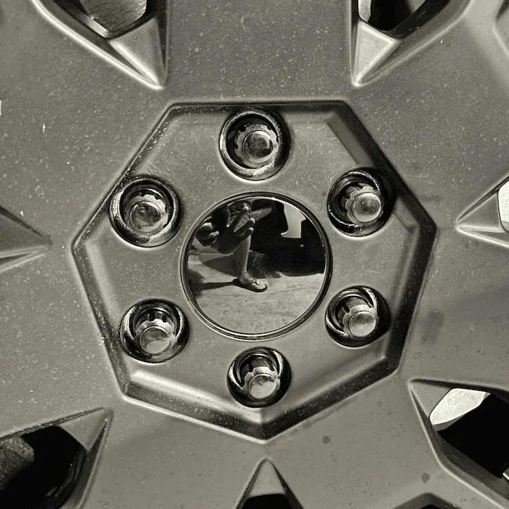 Tesla Cybertruck Lug Nut Caps 1717094945815-rx