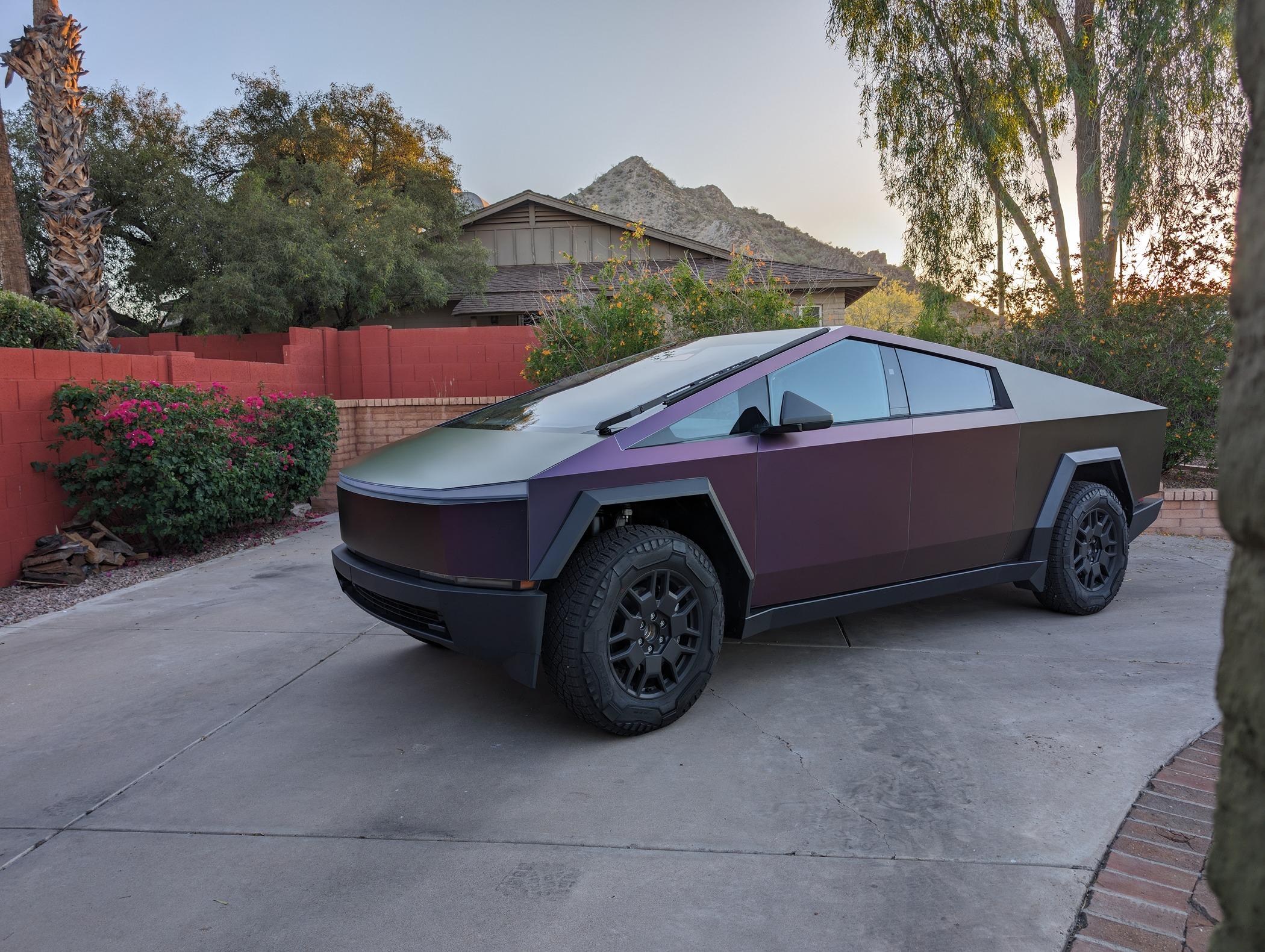 Tesla Cybertruck Color-changing Aurora wrap 🪅 in Arizona PXL_20240530_021246584