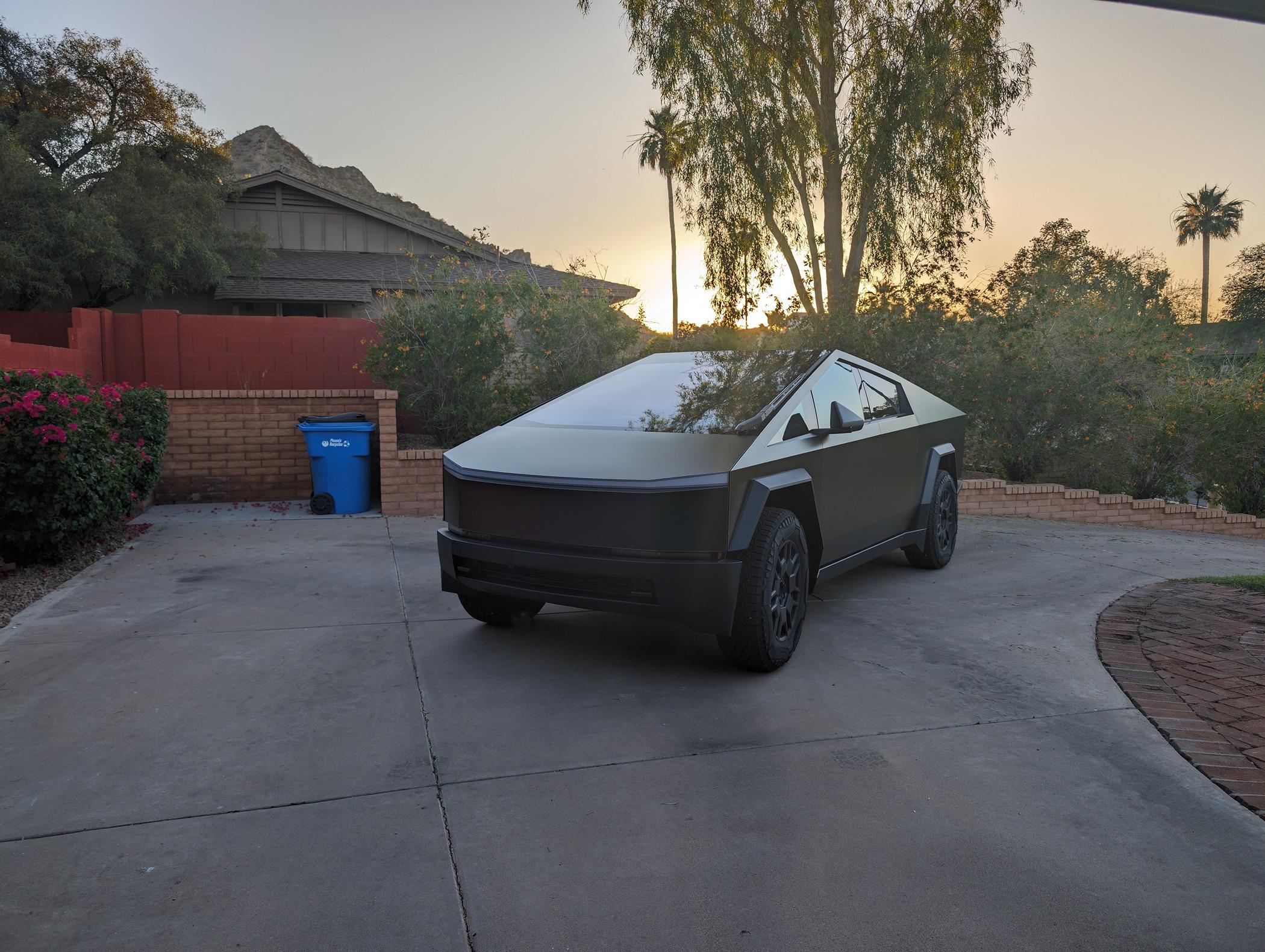 Tesla Cybertruck Color-changing Aurora wrap 🪅 in Arizona PXL_20240530_021205403