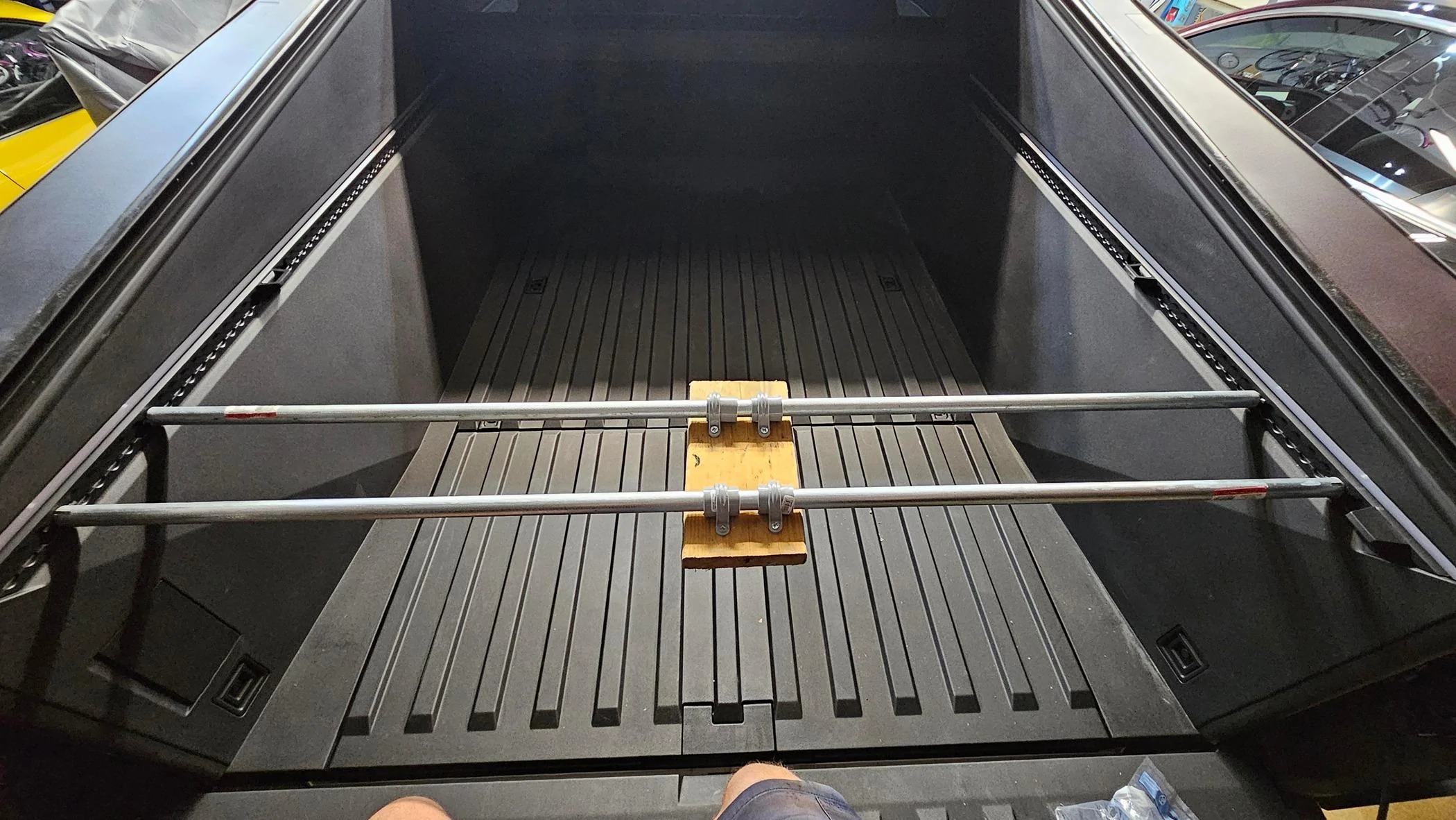 Tesla Cybertruck Prop machine gun turret (Halo theme) for Cybertruck bed - DIY project now fully functional pro-hivIuBC6