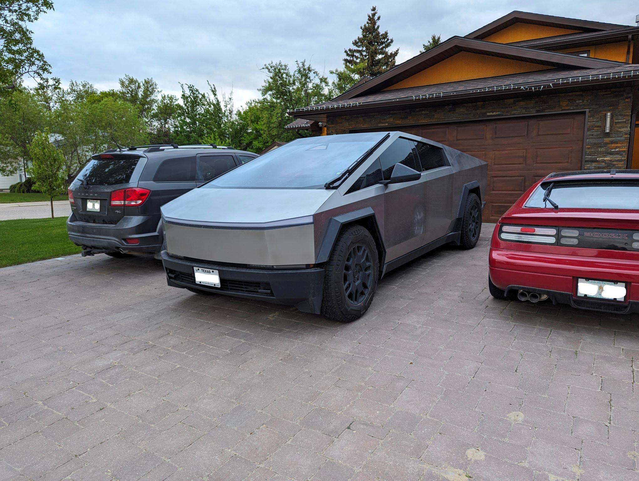 Tesla Cybertruck Cybertruck in Saskatoon, Saskatchewan PXL_20240531_015139351.RAW-01.COVER-EDIT_rd