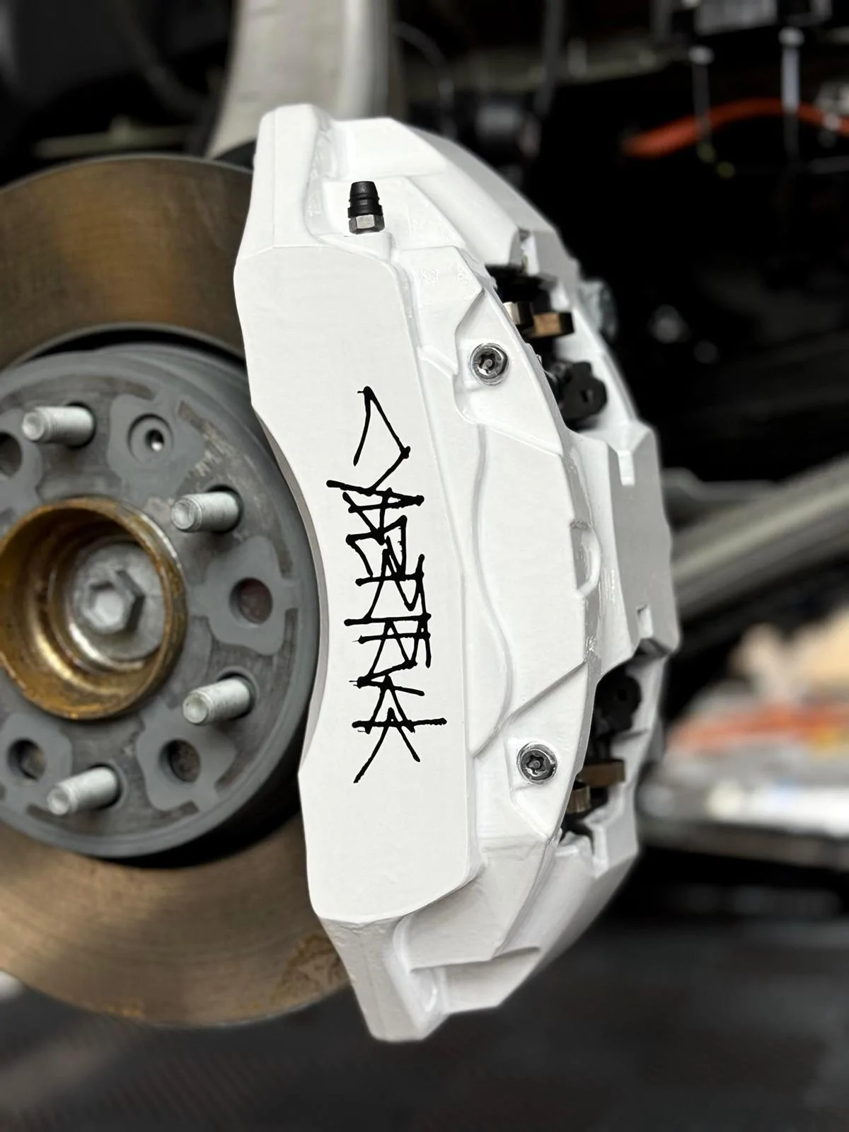Tesla Cybertruck Caliper paint? 1000009825