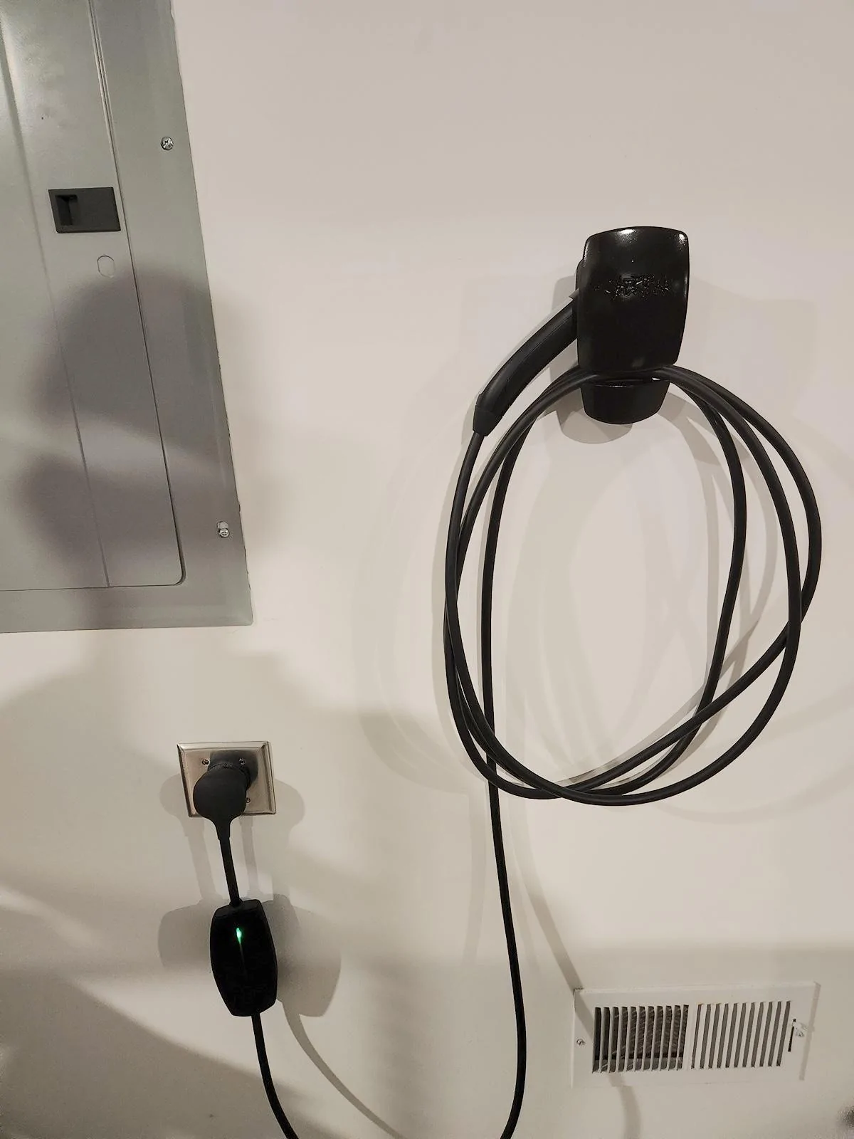 Tesla Cybertruck DIY Cybertruck wall connector organizer - 3D print! 20240601_002857