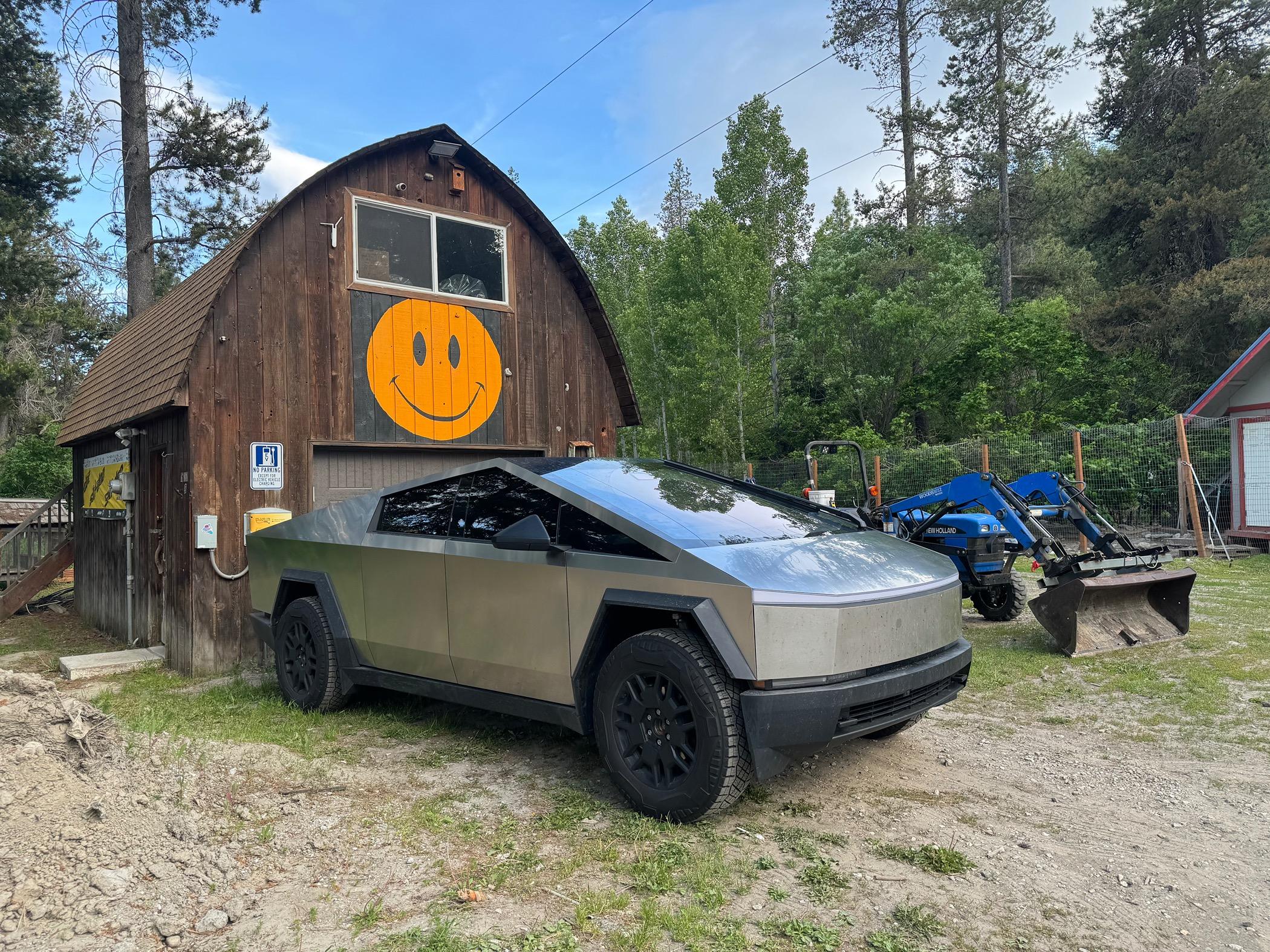 Tesla Cybertruck Daily random Cybertruck photos thread - Post Yours! 📸 🤳 IMG_5497