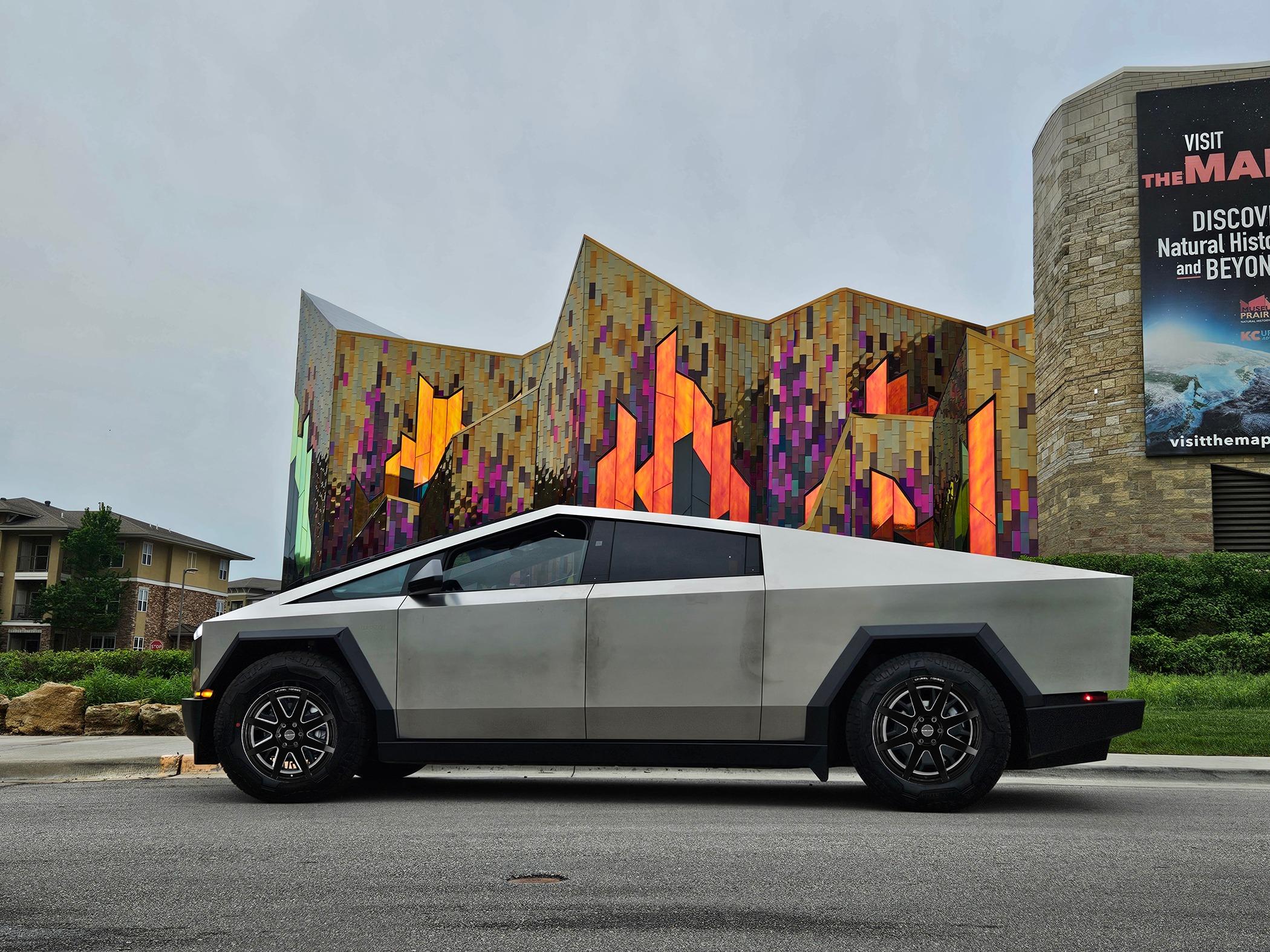 Tesla Cybertruck Costco Velox Wheels ... 20240602_075259
