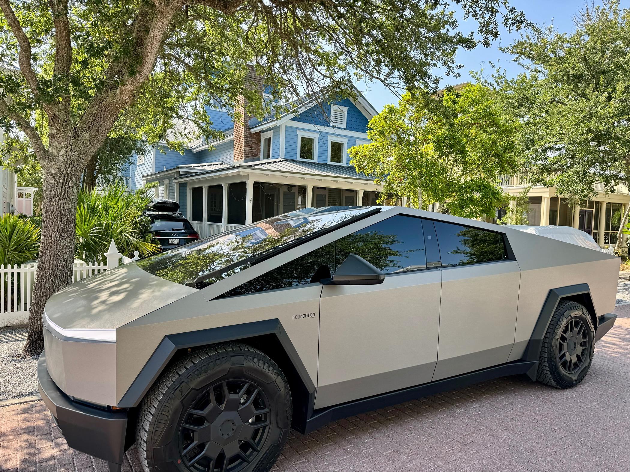 Tesla Cybertruck Daily random Cybertruck photos thread - Post Yours! 📸 🤳 IMG_2371