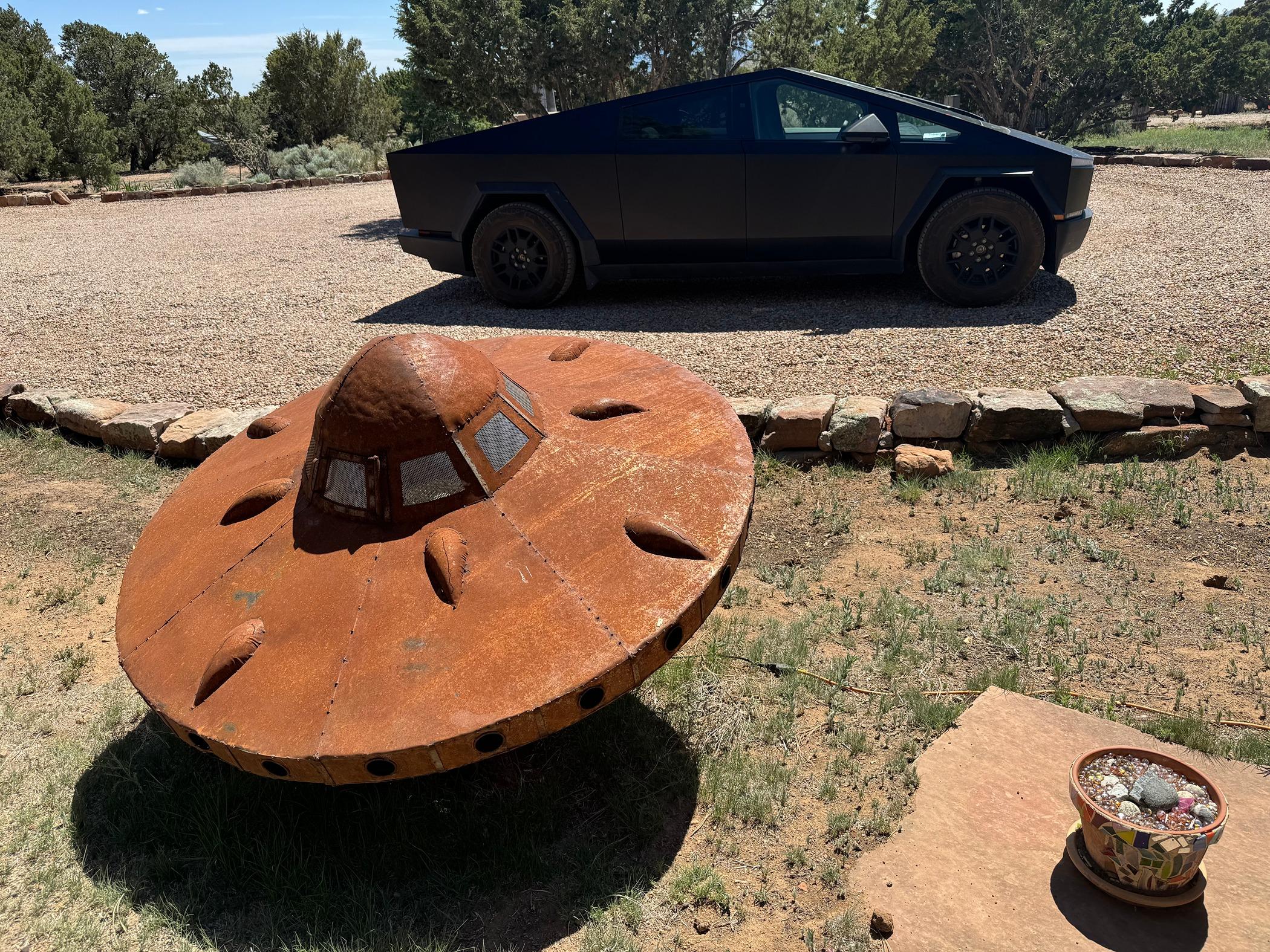 Tesla Cybertruck Daily random Cybertruck photos thread - Post Yours! 📸 🤳 IMG_1668