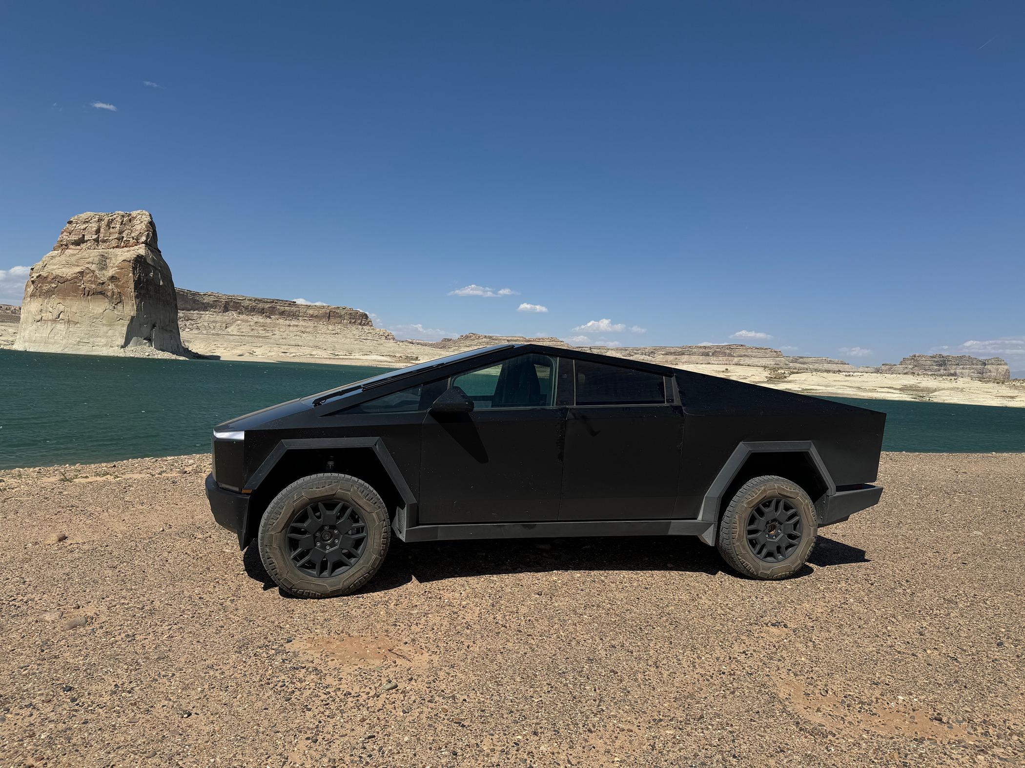 Tesla Cybertruck Daily random Cybertruck photos thread - Post Yours! 📸 🤳 IMG_1595