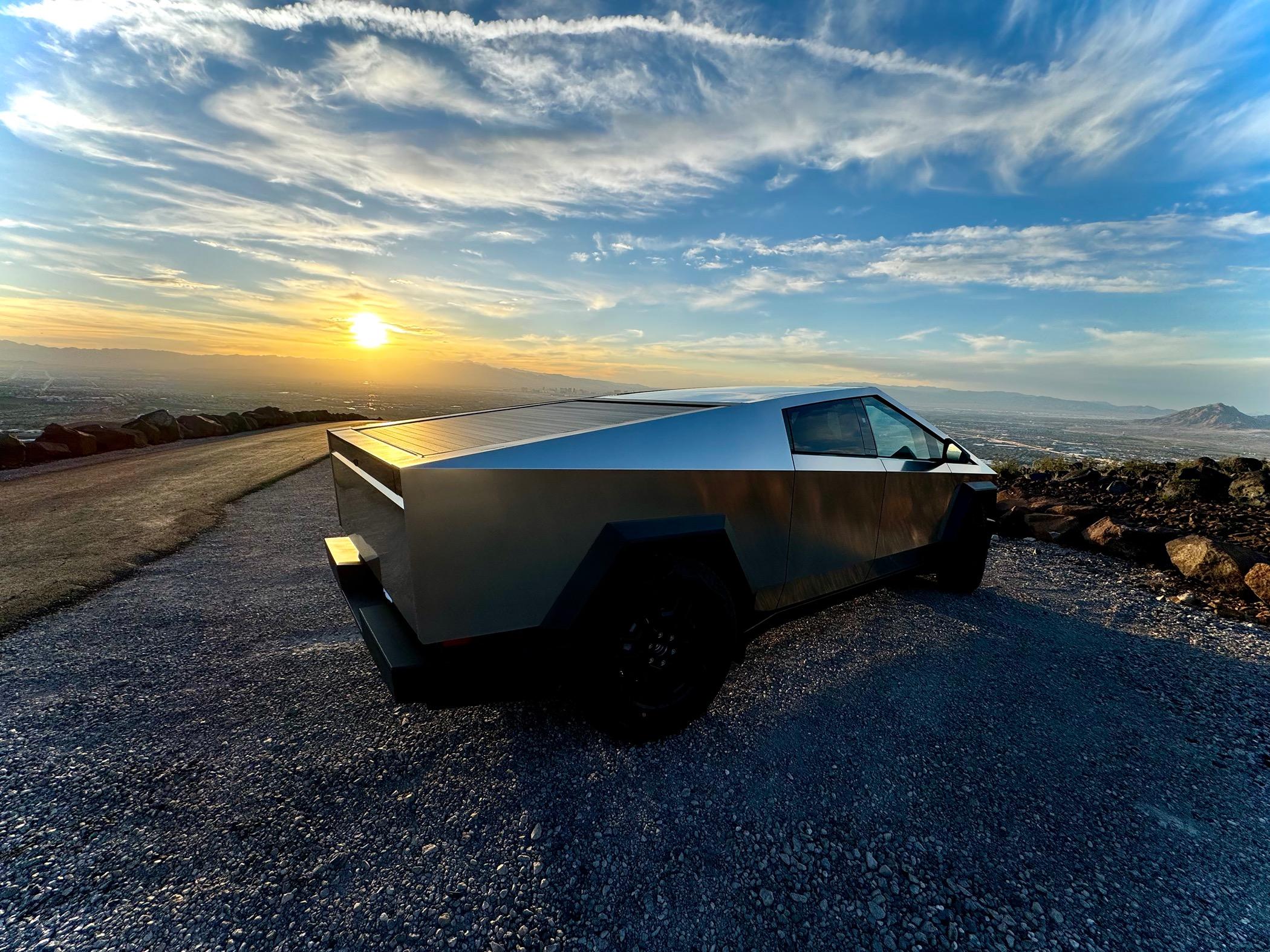Tesla Cybertruck Daily random Cybertruck photos thread - Post Yours! 📸 🤳 IMG_0820